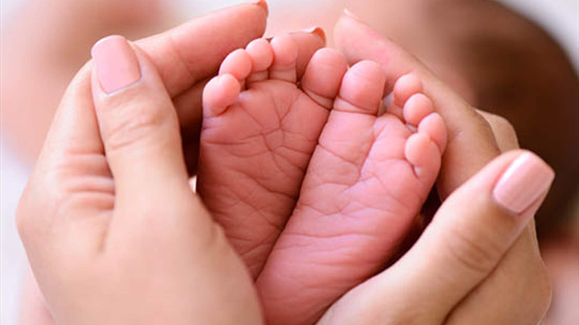 لمواجهة شيخوخة السكان... هذه الدولة تقدم مكافآت مادية على الولادات: هكذا تراوحت الأرقام! 