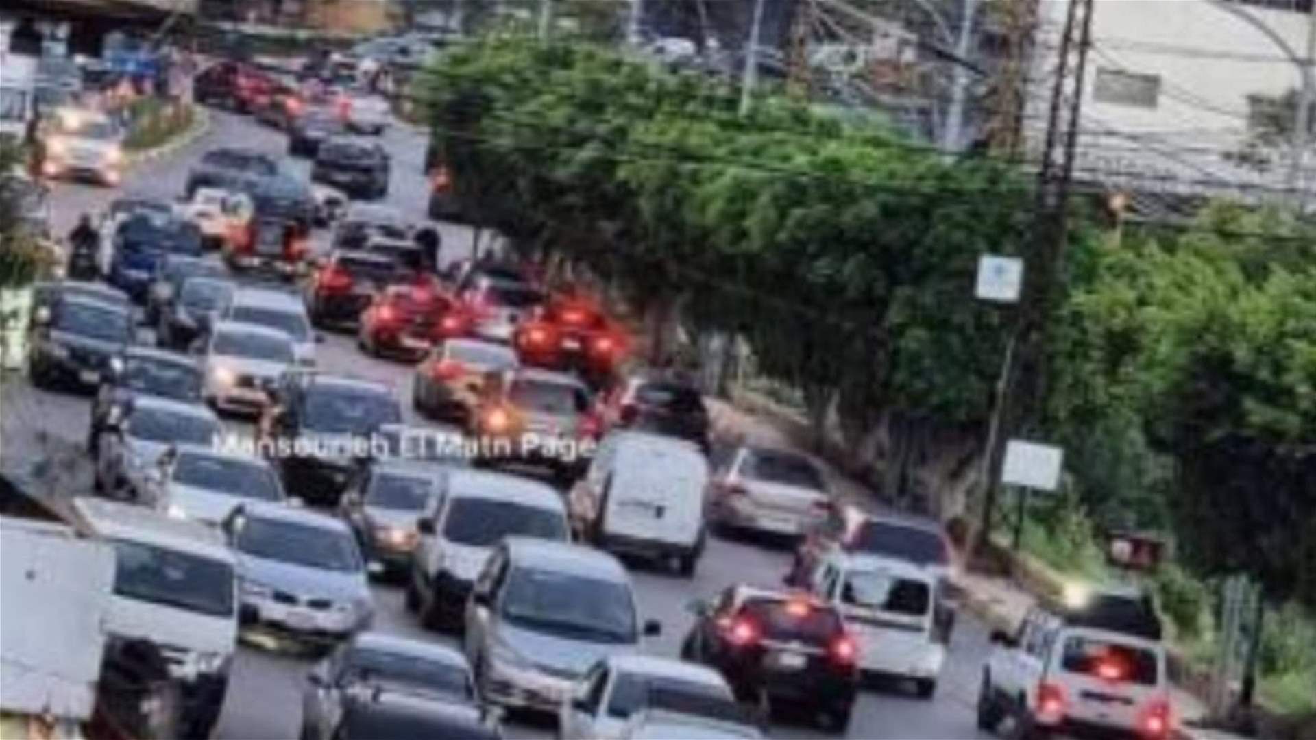 غسان الخوري ينتقد تحويل طرق المتن ممرات للشاحنات نحو البقاع: ألا يكفينا استشهاد الأبرياء نتيجة الفساد في تراخيص المباني؟!