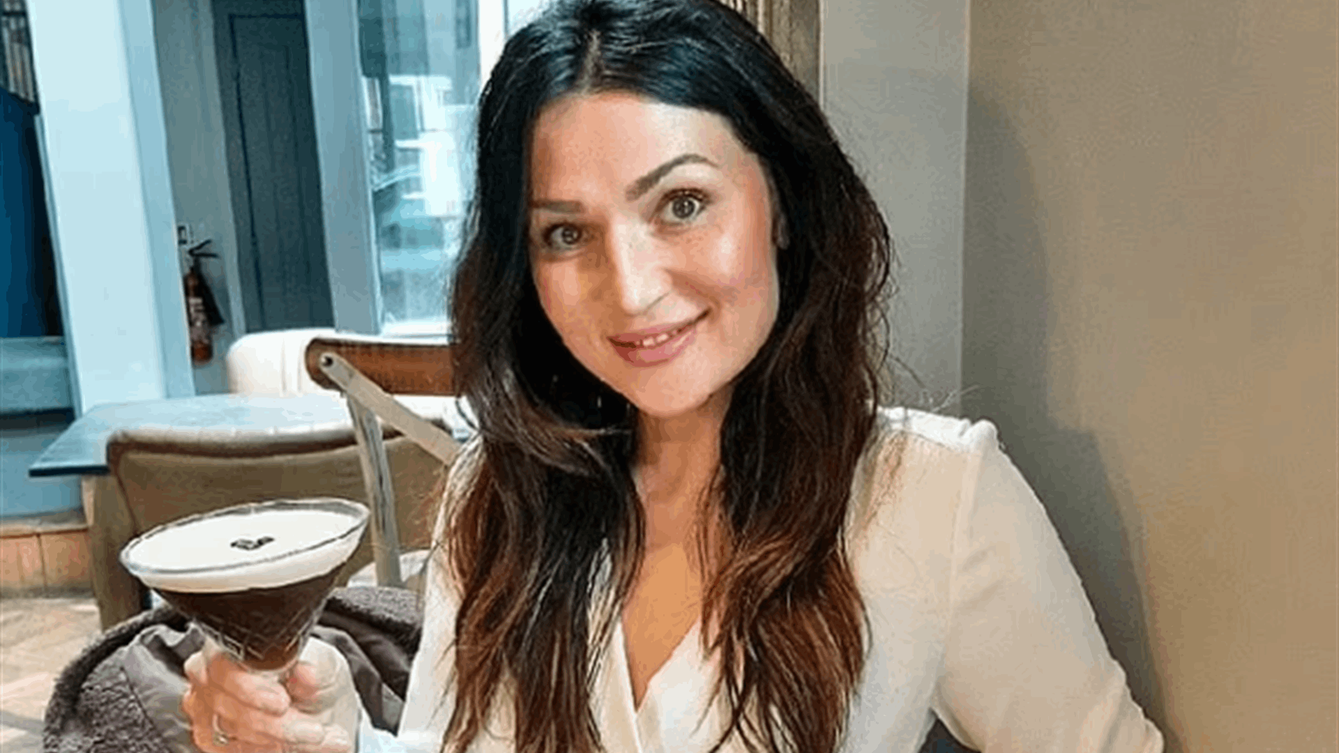 فقدت السيطرة على أعصابها... فاقتحمت منزل جارتها وما فعلته بها صدم الجميع! 