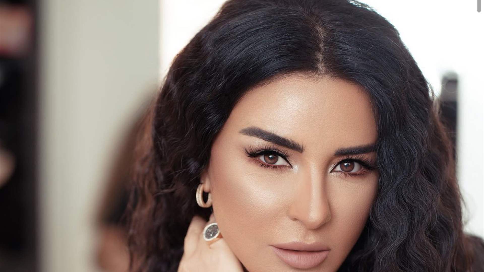 ماغي بو غصن تغازل نوال الزغبي بكلام معسول: "قمر يا صغيّر"