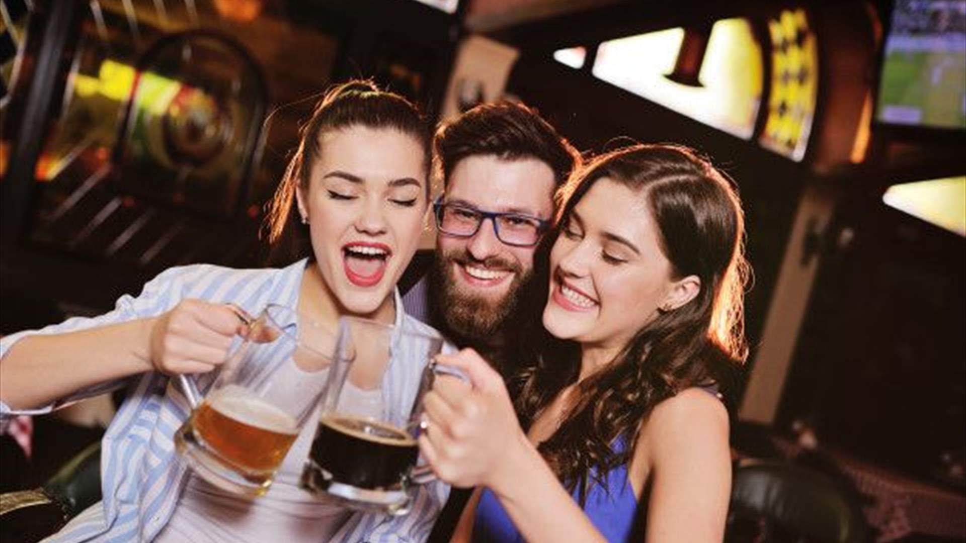 ترك حبيبته خلال إجازتهما وقام بأعمال قذرة... إدمان وخيانة وهذه التفاصيل!