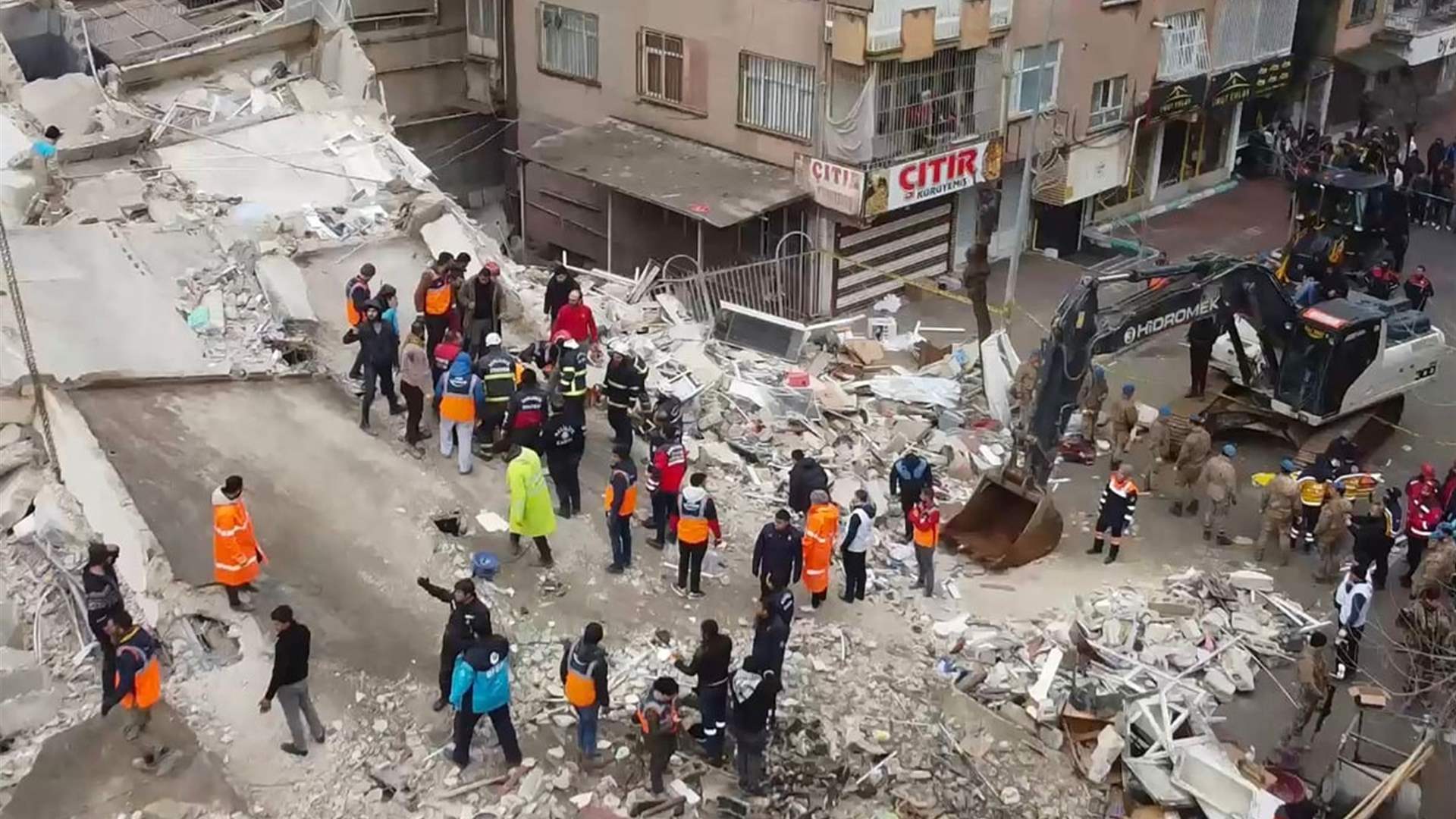 تركيا تسلم منازل جديدة في منطقة ضربها زلزال مدمر العام الماضي