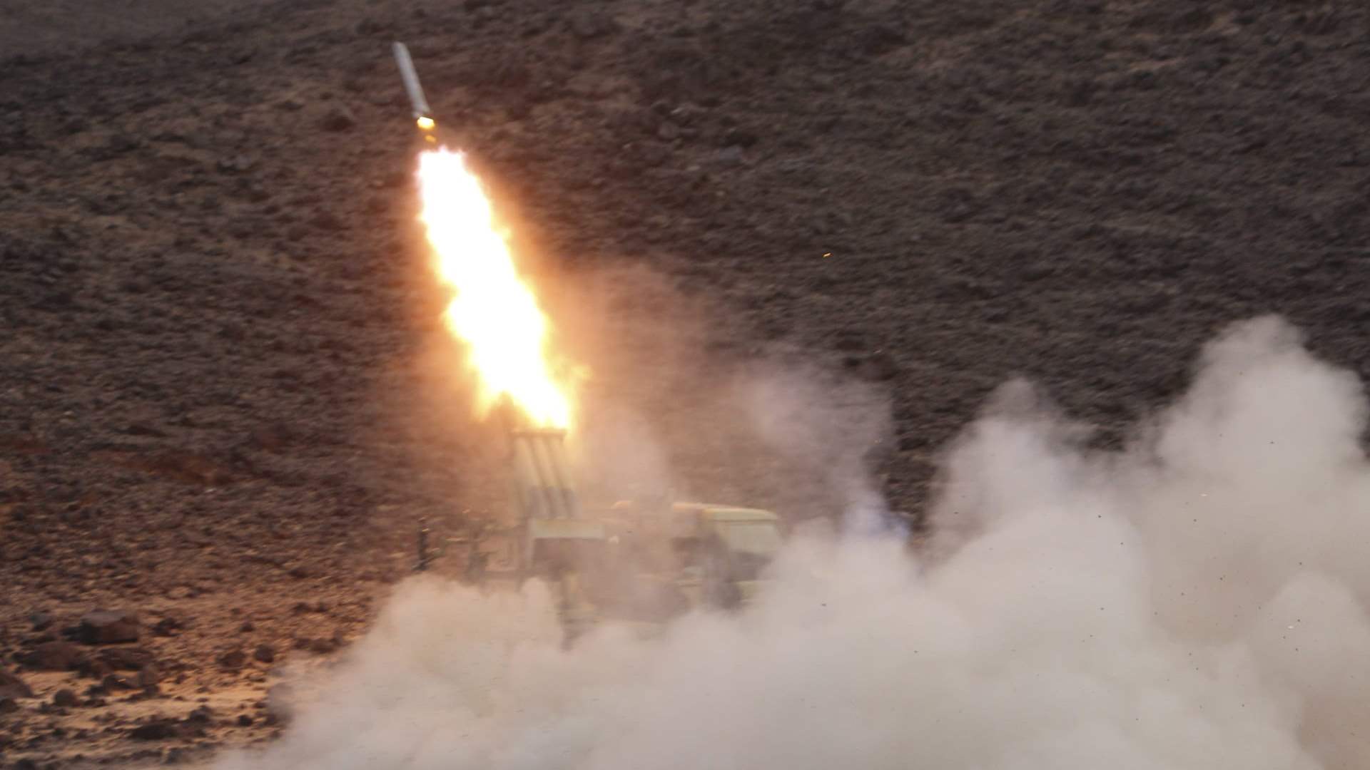 القوات الأميركية تقصف صواريخ في اليمن