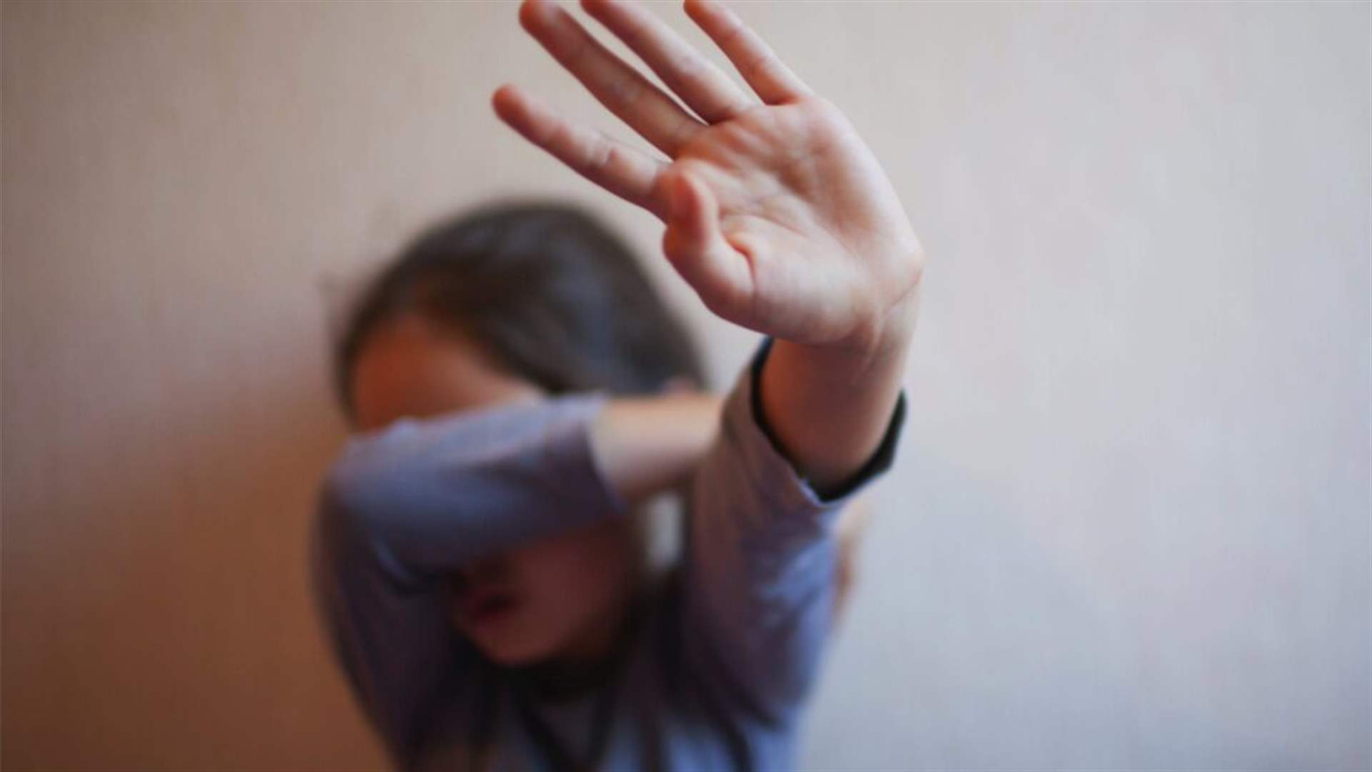 يستغلّ فتيات قاصرات ويعتدي عليهن تحت التهديد... قوى الأمن أوقفته وهذه التفاصيل 