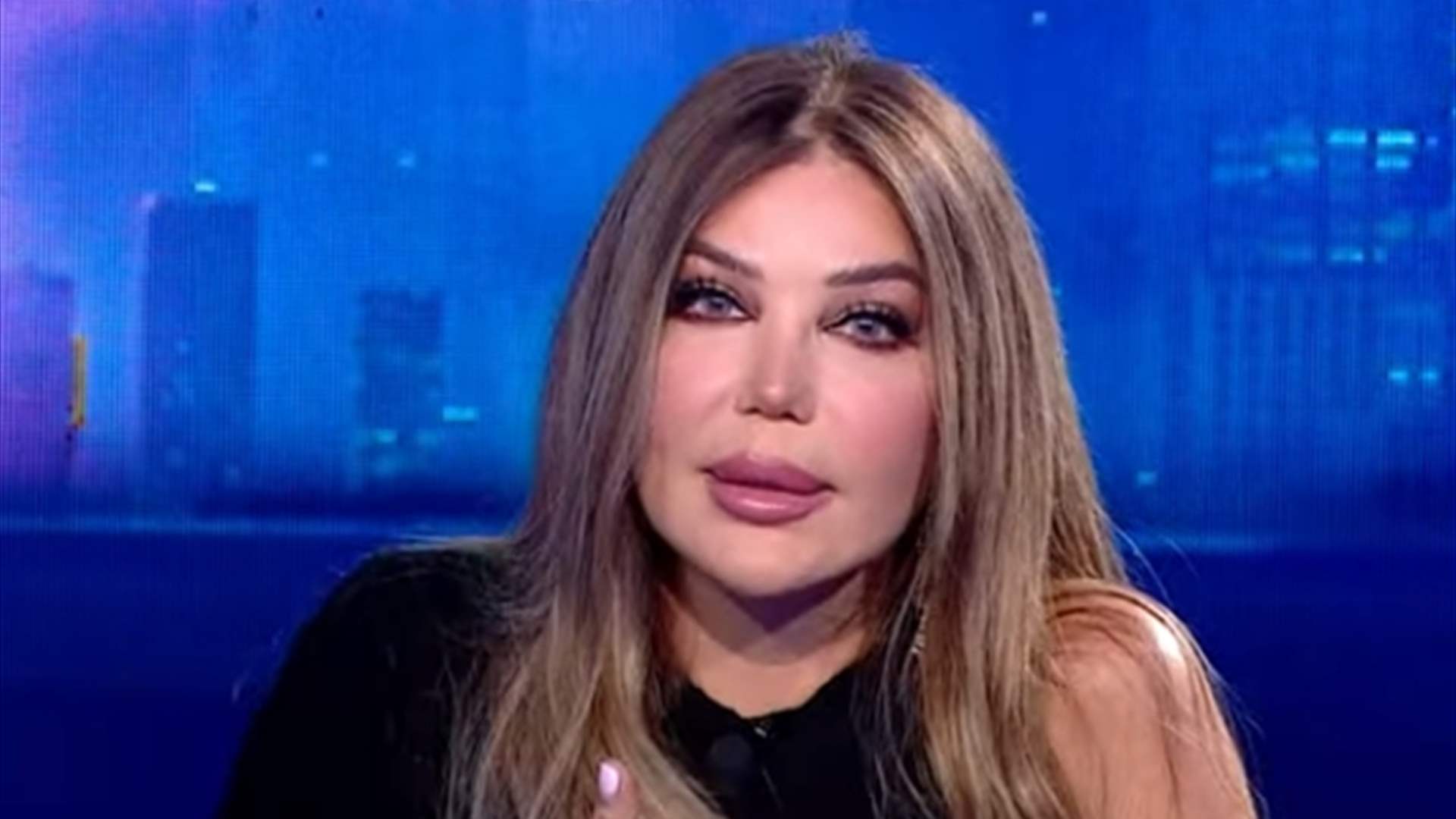 بدت شاحبة وخسرت الكثير من وزنها.. مي حريري في المستشفى: "فوّلتوا عليي بالمرض"