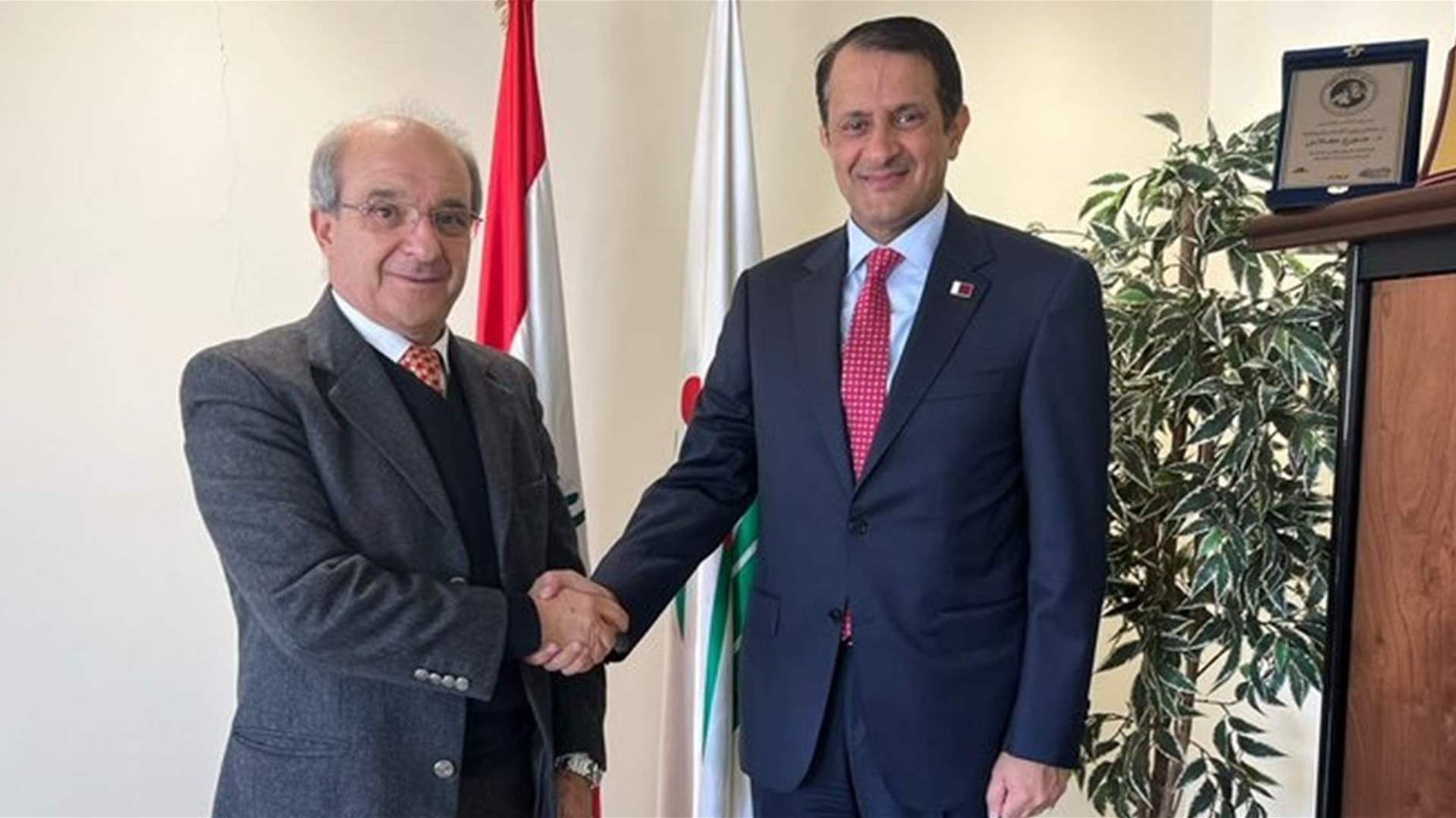 اجتماع بين السفير القطري ووزير الشباب والرياضة... هذا ما جرى عرضه