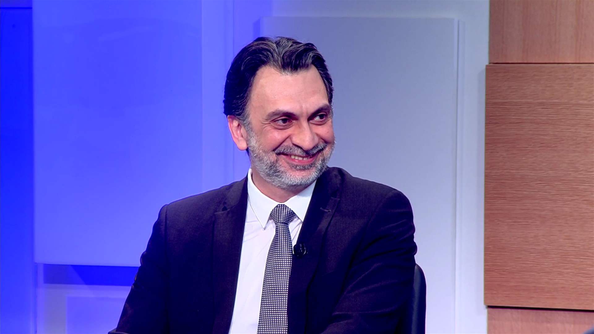 منيمنة لـ"جدل": الحكومة غائبة على كافة المستويات... ونحن فعلًا بلد مهدد ببقائه