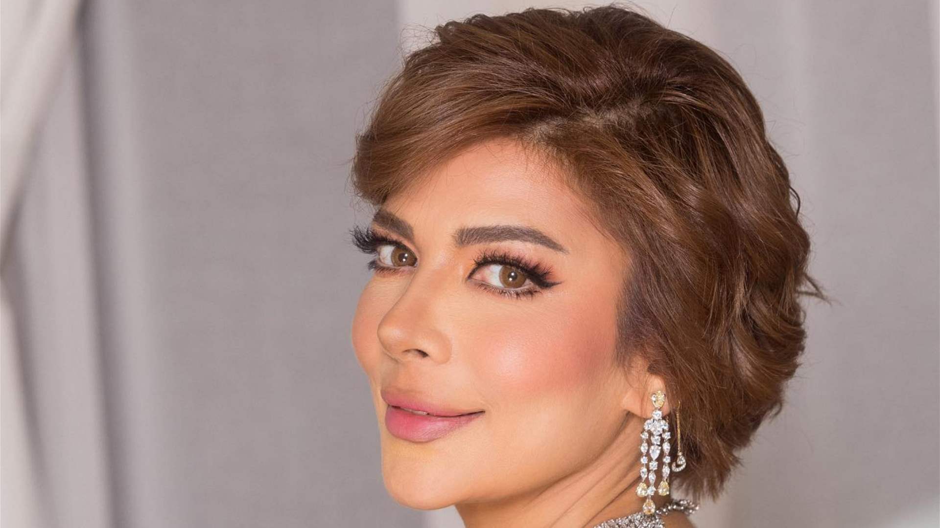 شاهدوا الصورة الأولى لحفيدة أصالة نصري... جلسة تصوير بعد أيام من ولادتها