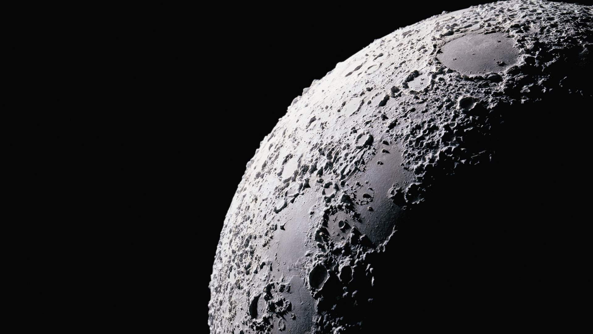 اكتشاف غريب... معادن غير عادية في عينات التربة القمرية!