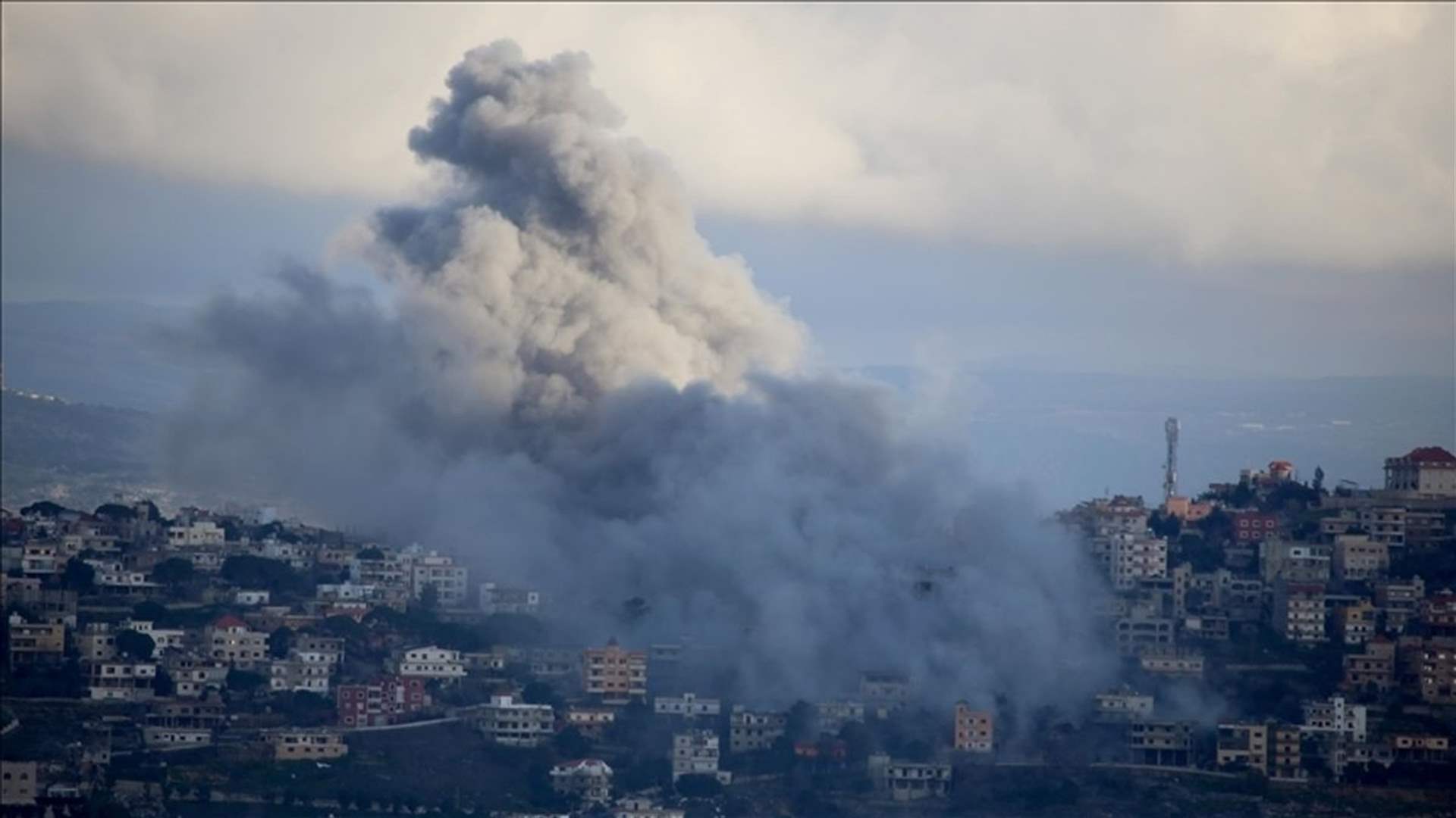 South Lebanon faces unprecedented shelling as political developments unfold with Saad Hariri&#39;s presence