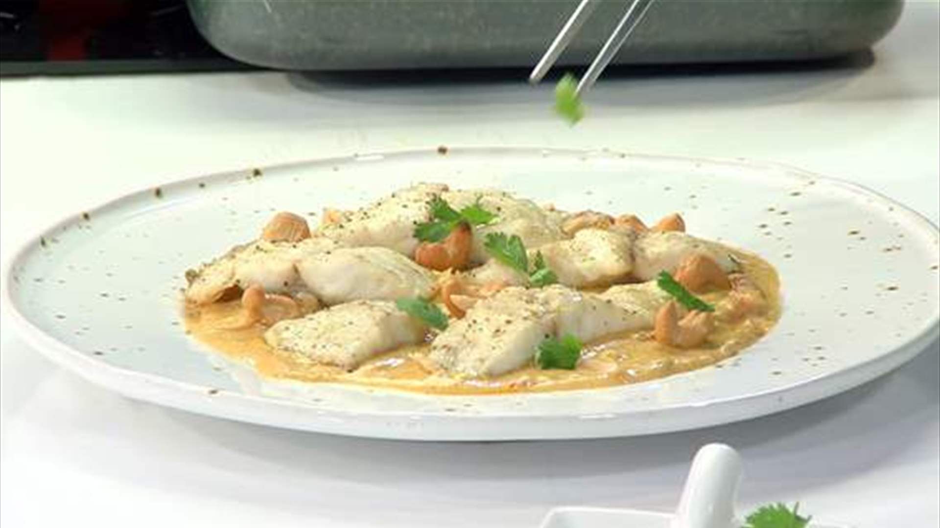 ثلاث وصفات صيامية يمكنكم اعتمادها... سمكة حرة وهندبة بالزيت ولوبيا بالزيت (فيديو)