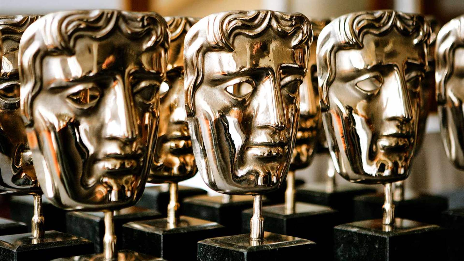 ما هو الفيلم الذي تصدر الأعمال الفائزة في جوائز بافتا البريطانية؟