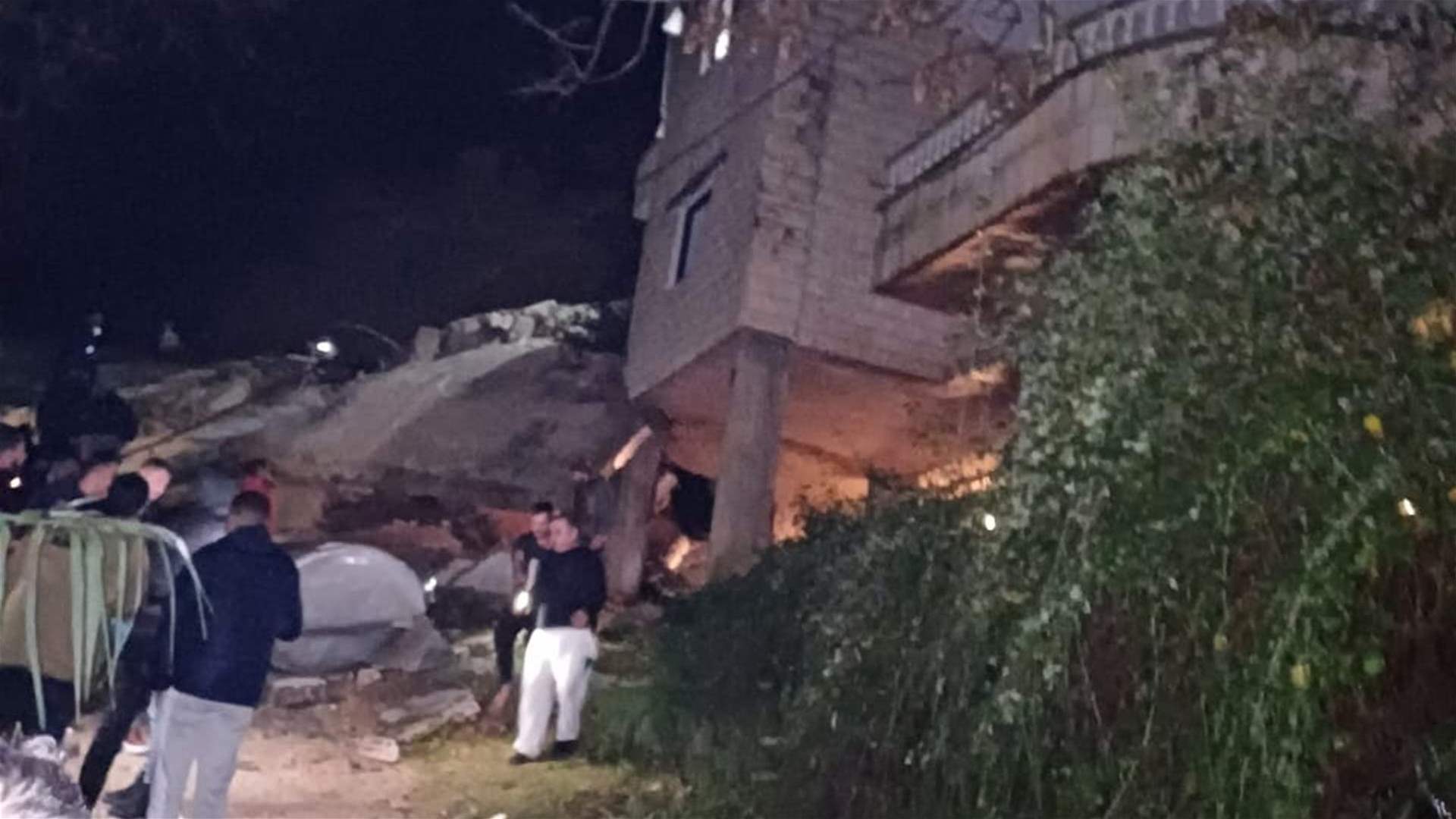 سقوط مبنى في منطقة الشويفات ومعلومات أولية عن وجود إصابات