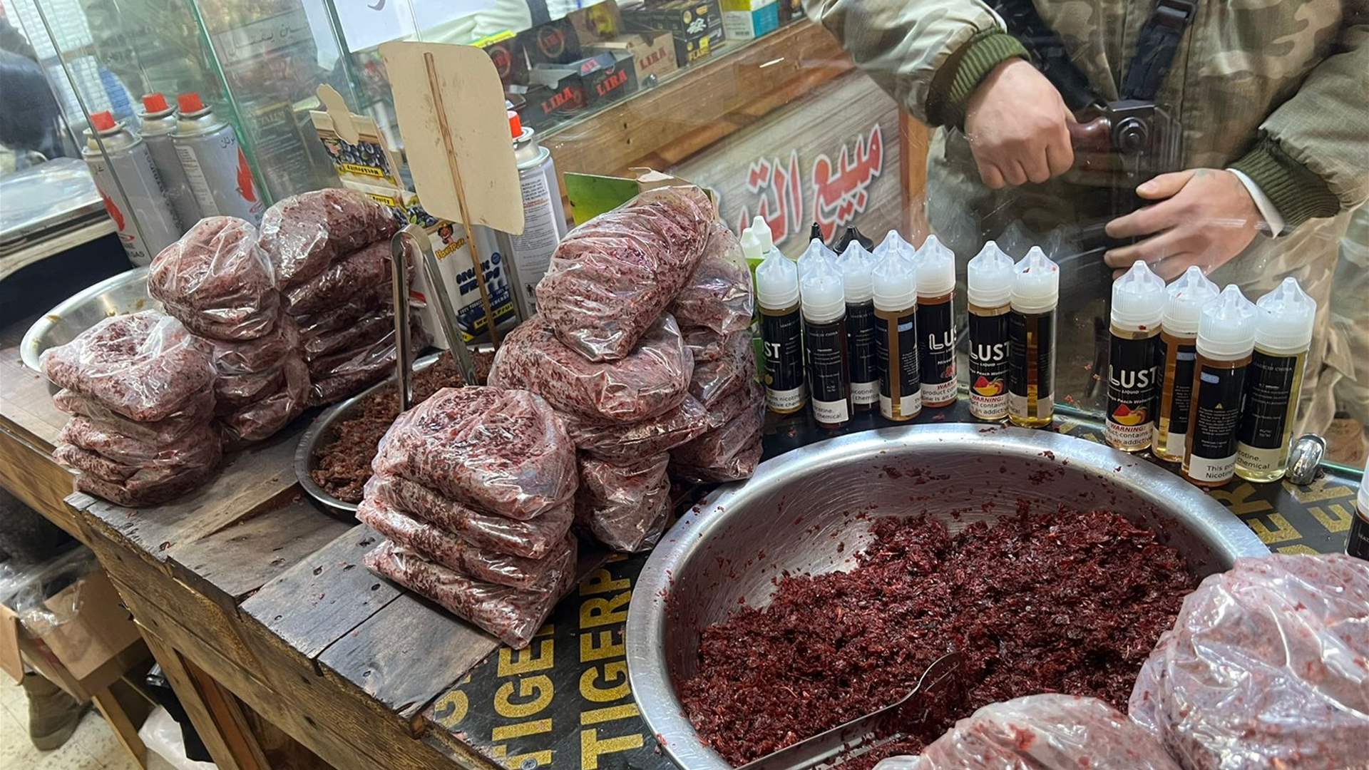 "الريجي" ضبطت في طرابلس وعكار منتجات تبغية مهرّبة ومزوّرة
