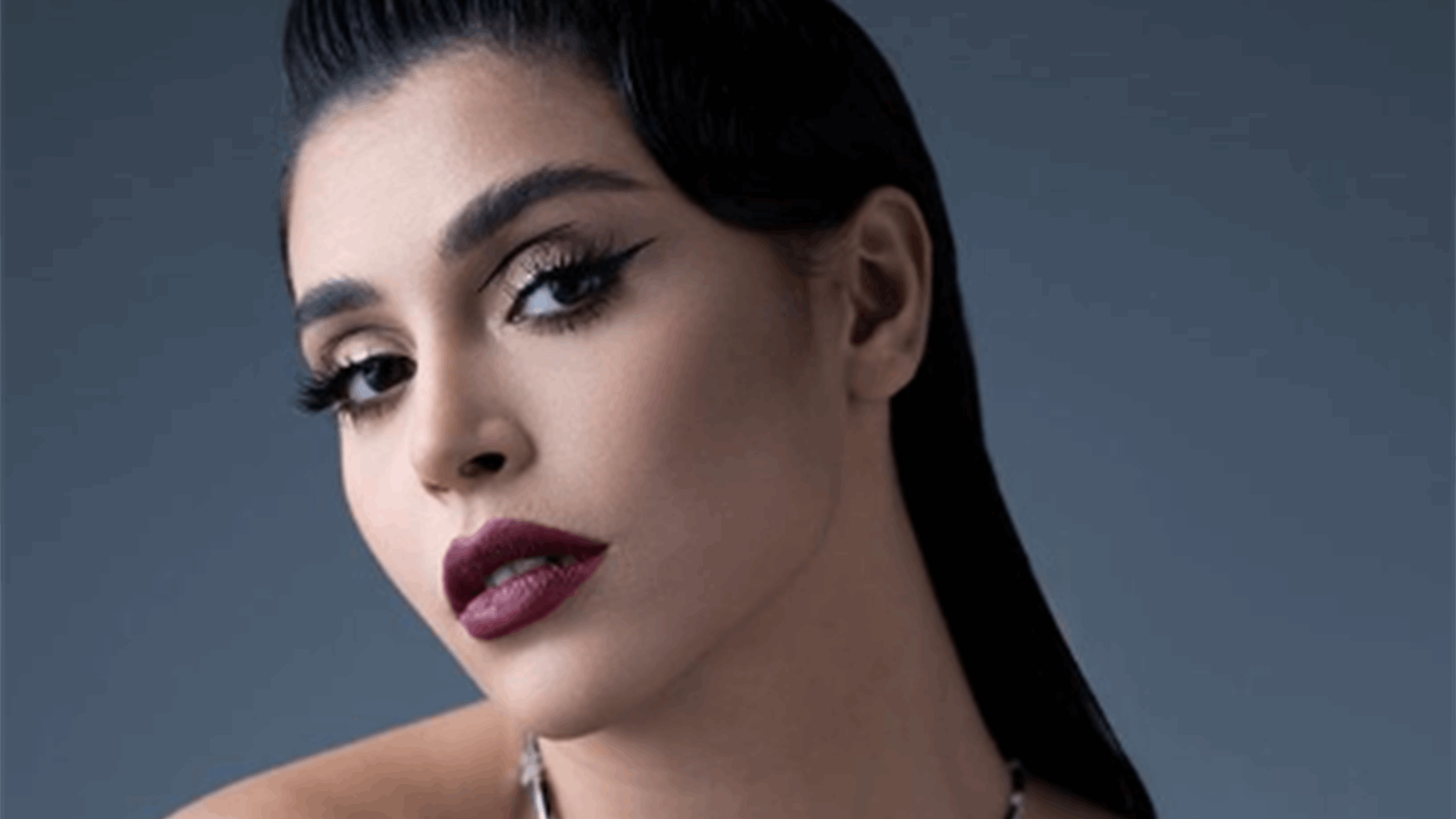 ياسمينا زيتون بالزي الوطني اللبناني في Miss World: "بلدي منح العالم الأبجدية" (فيديو)  
