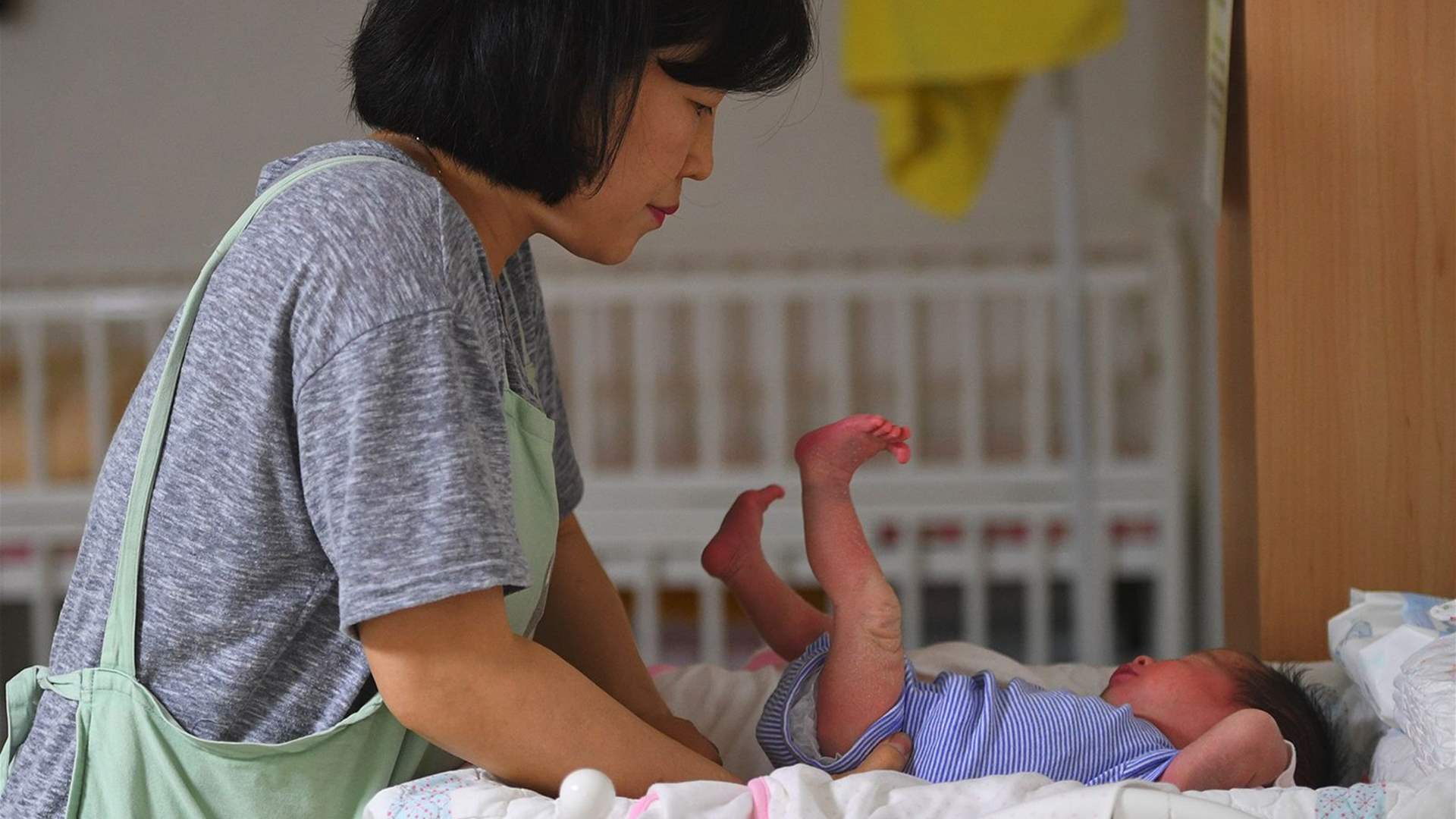 في كوريا الجنوبية: شركة تُقدم لموظفيها مبلغاً ضخماً لإنجاب الأطفال... تجاوز 70 ألف دولار!