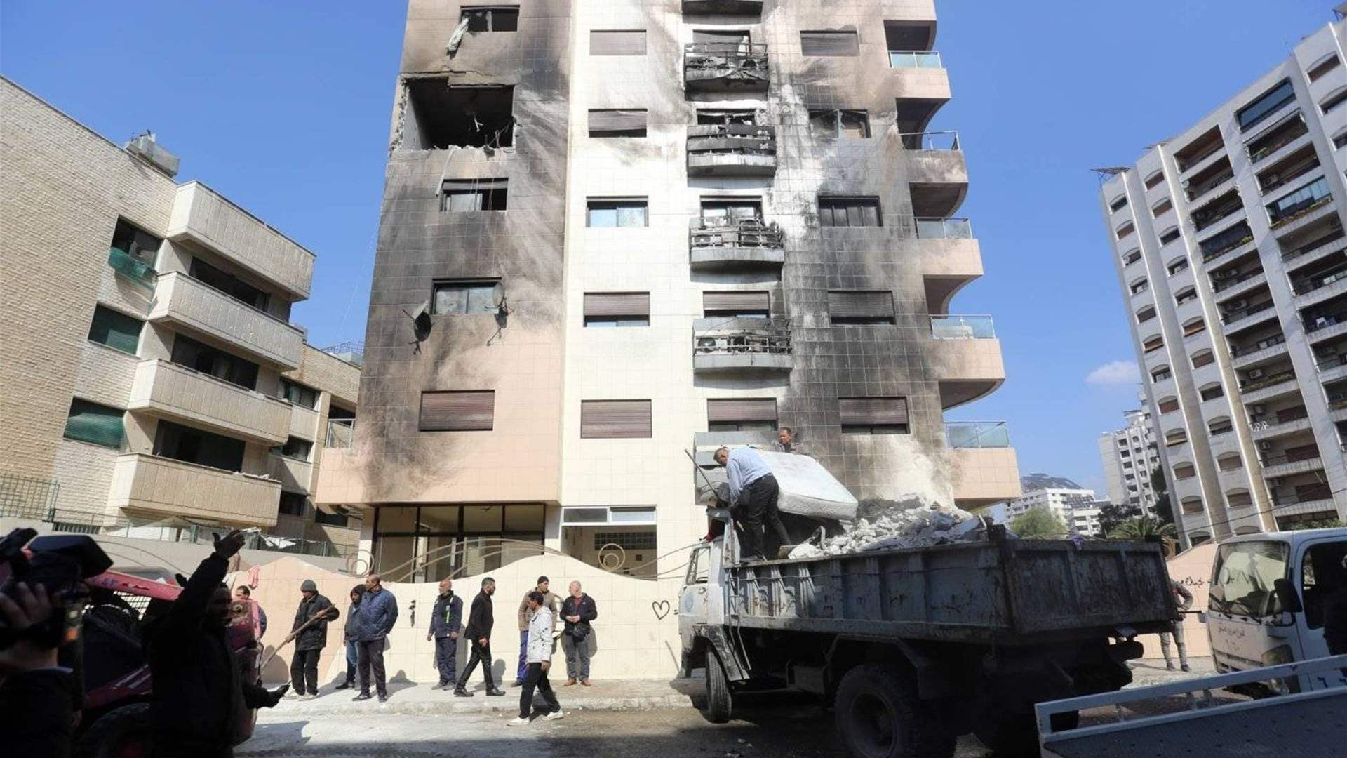 قتلى وجرحى فلسطينيون كانوا ينتظرون وصول شاحنات المساعدات