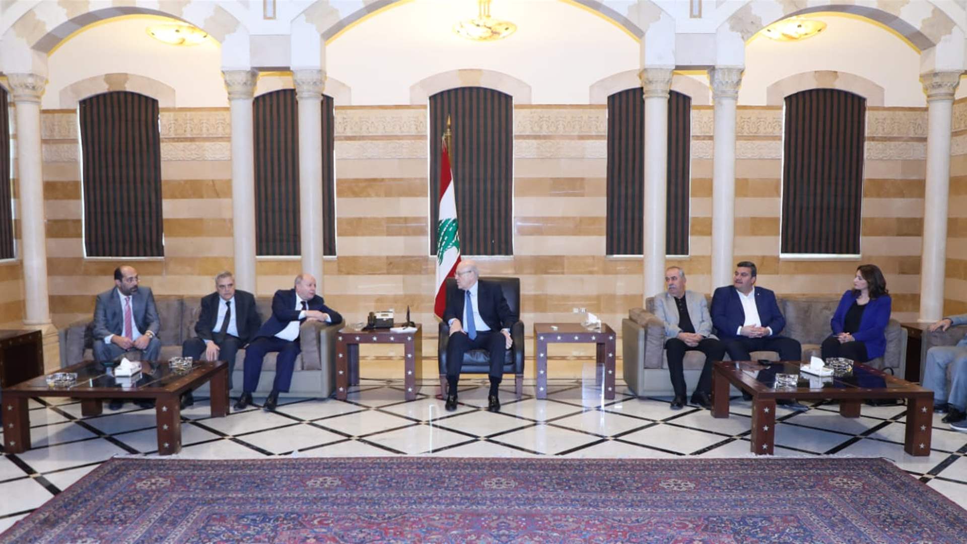الأسمر : لاعادة جدولة المدفوعات في القطاع العام.. وبحث في أجور القطاع الخاص