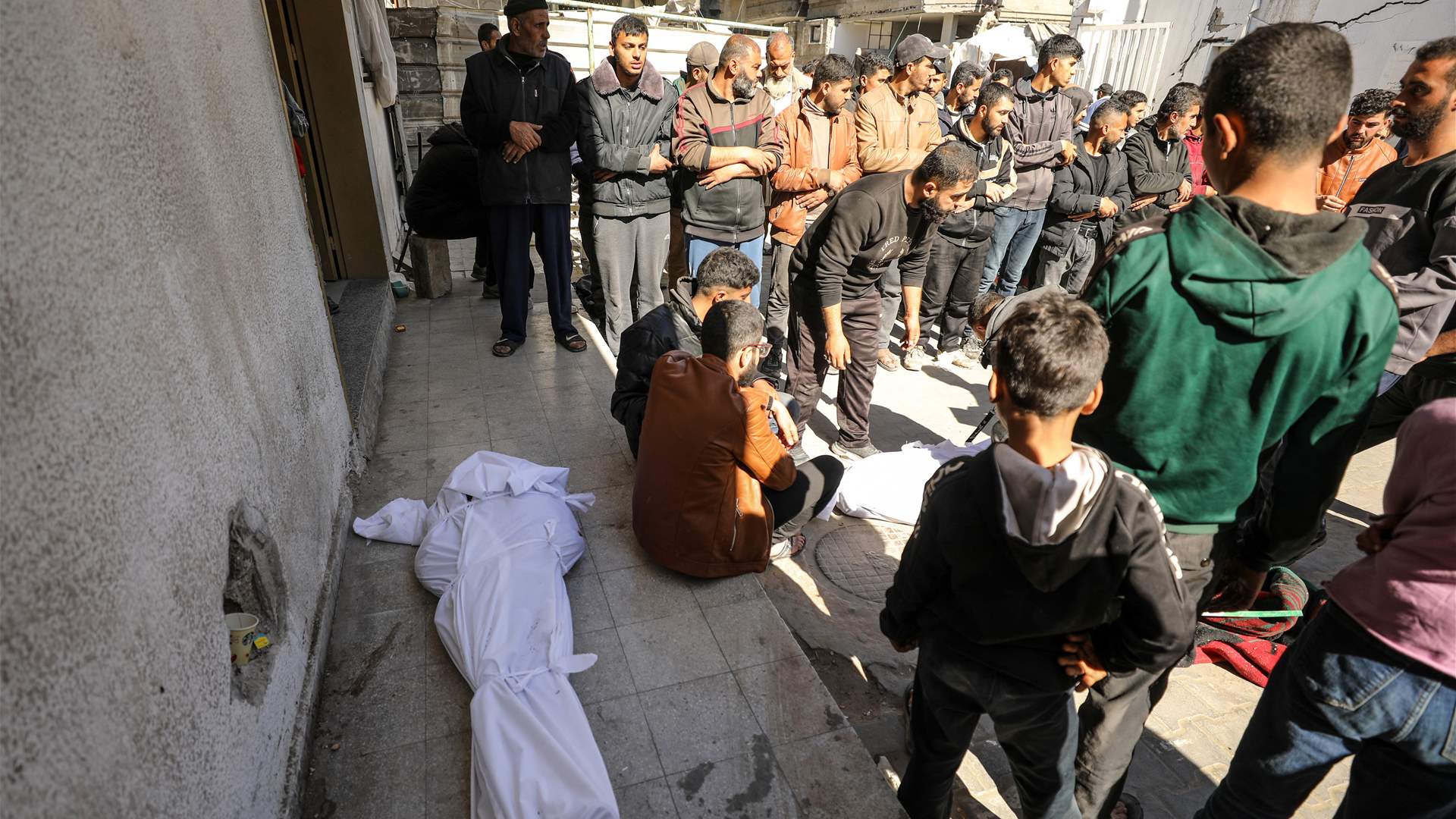 البيت الأبيض يعلّق على القصف المتعلق بالمساعدات الغذائية في غزة