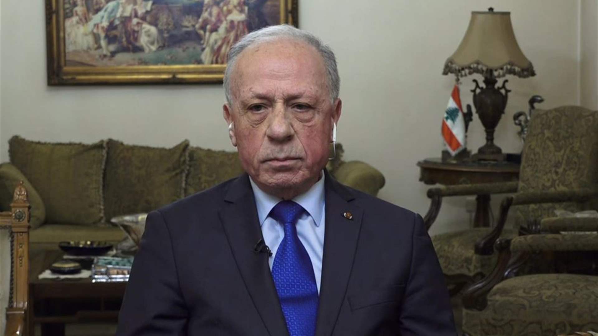 وزير الدفاع لـ"جدل": بالقانون رئيس الاركان "غير موجود"..ولديّ ملاحظات على نتائج امتحانات الحربيّة
