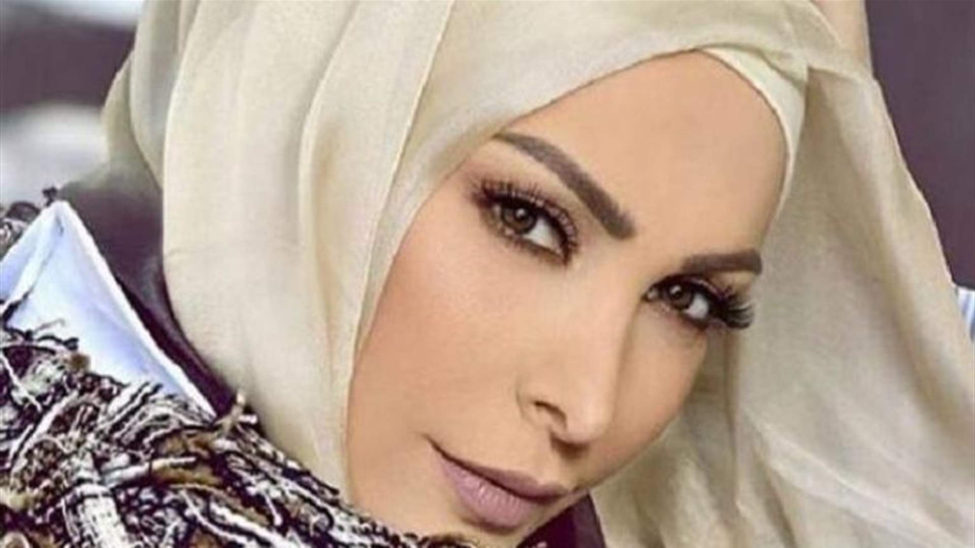 "زمان"... بعد مرور 7 سنوات على اعتزالها الفن: أمل حجازي تطل من دون حجاب وهي تغني (فيديو)