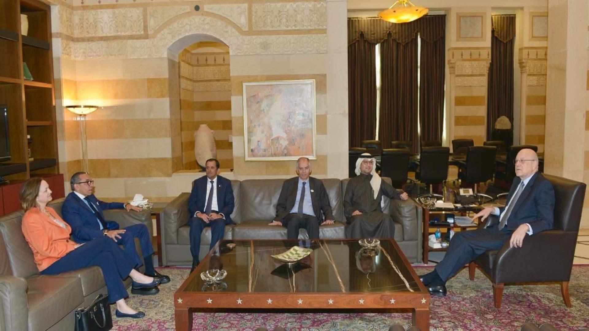 اجتماع سفراء "الخماسية" مع ميقاتي لم يحمل جديدا يمكن أن يبنى عليه (اللواء)