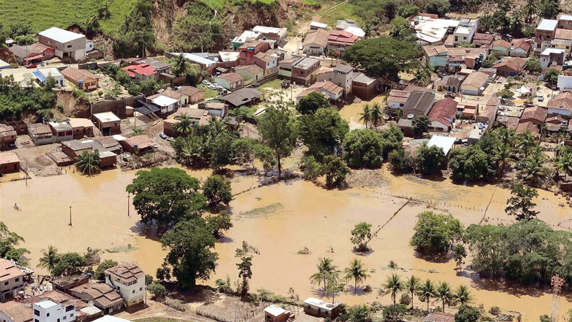في البرازيل.. الامطار الغزيرة تؤدي الى فيضانات وغرق بلدات