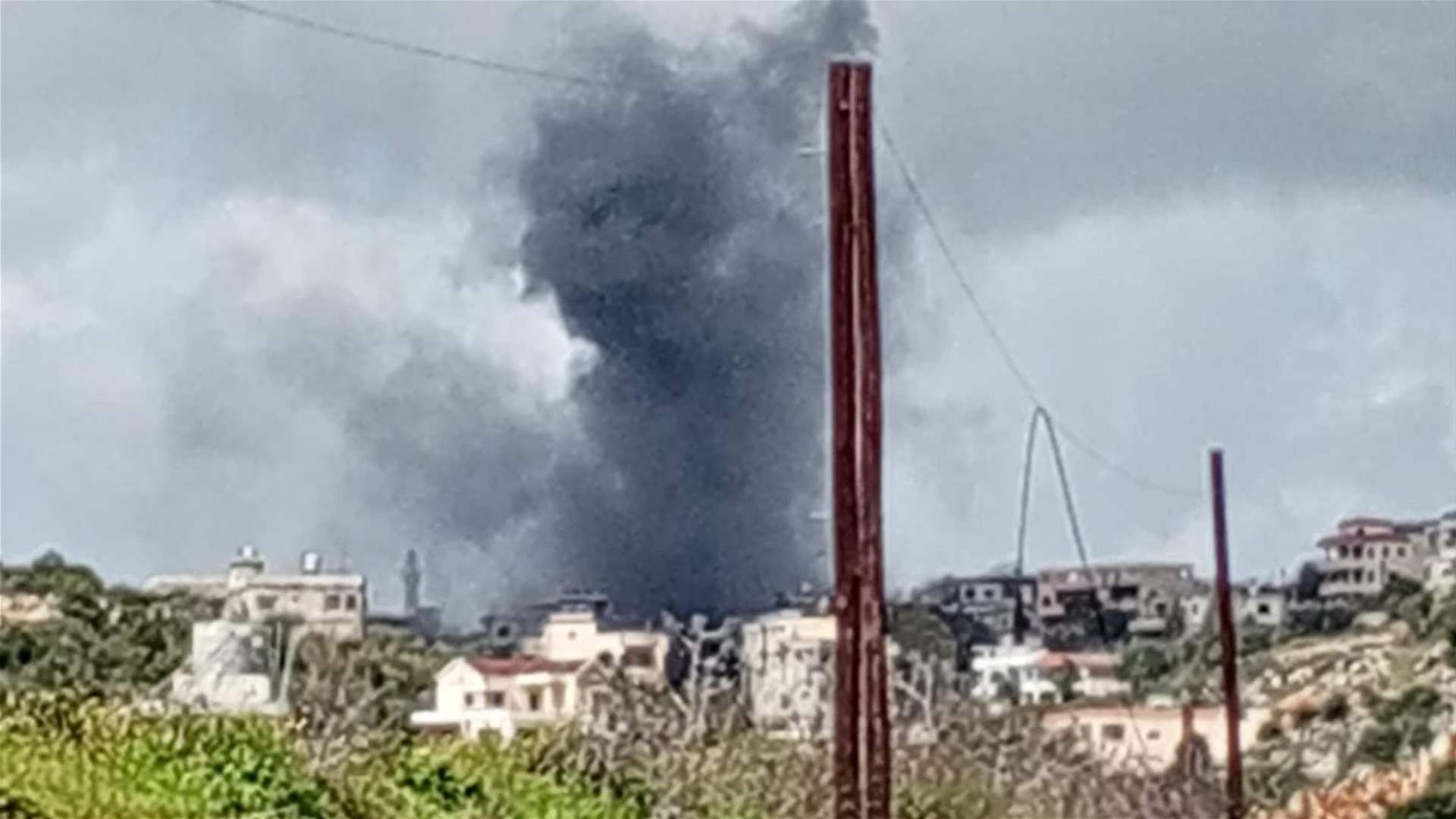 غارة إسرائيلية على بلدة عيتا الشعب واستهداف منطقة خلة وردة بعدد من الصواريخ الثقيلة