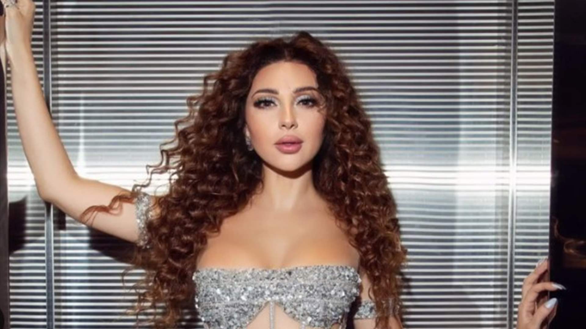 لقطات من داخل منزل ميريام فارس الفاخر... وهكذا تمارس الرياضة في المسبح (فيديو)