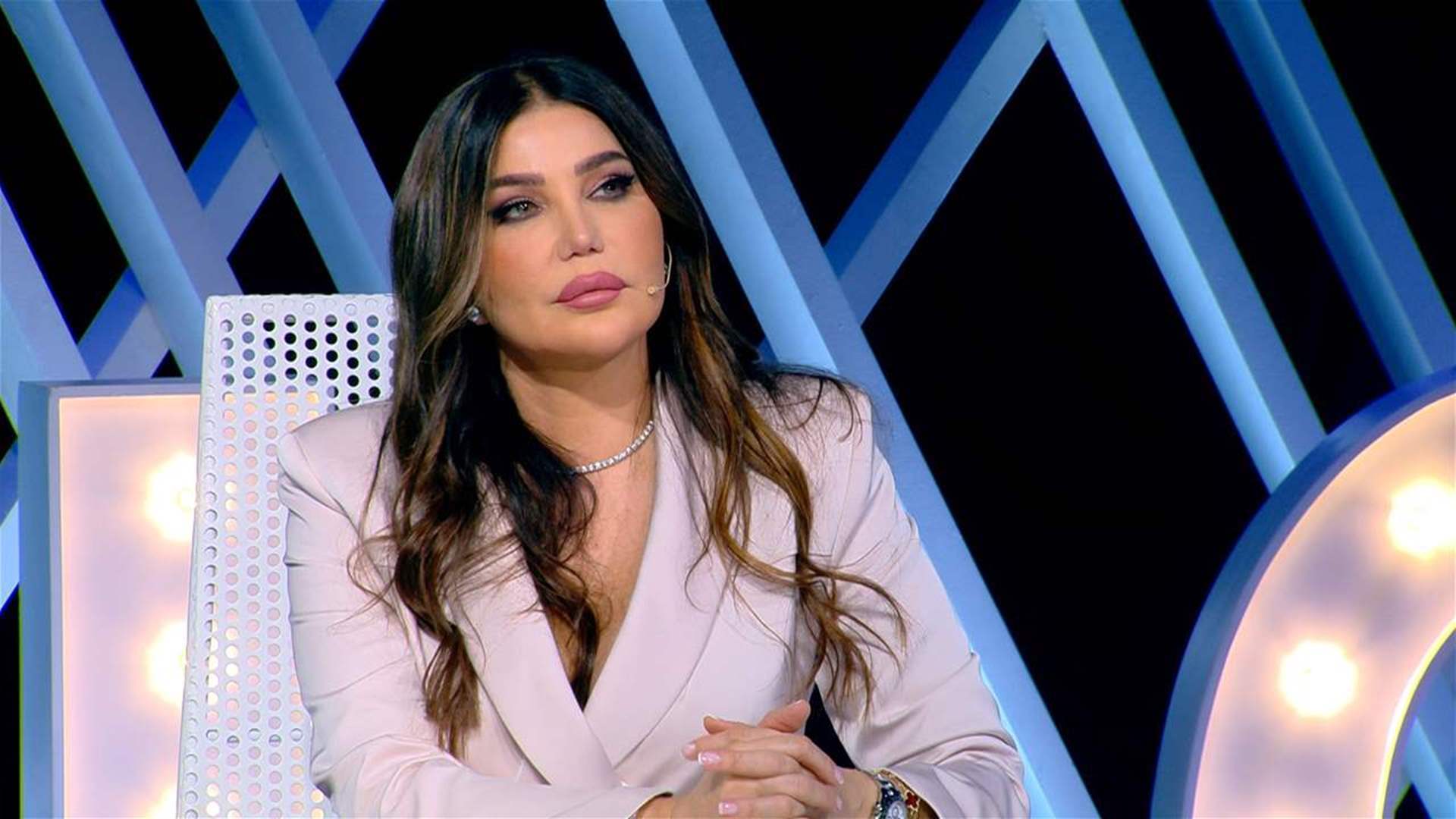 احتراق منزل مي حريري... والأخيرة تناشد تركي آل الشيخ لمساعدتها