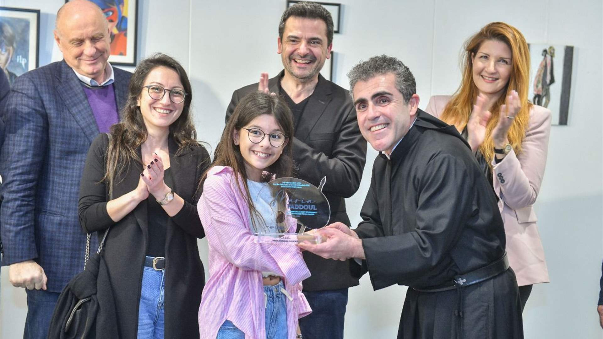 عرض رسومات للطفلة ماريا فضّول يذهل الحضور في جامعة الروح القدس