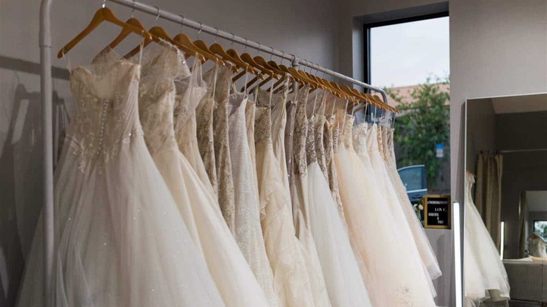 أم ترفض تقديم فستانها الأبيض الكلاسيكي لابنتها بسب "حجم" الأخيرة... وهذا ما قالته!
