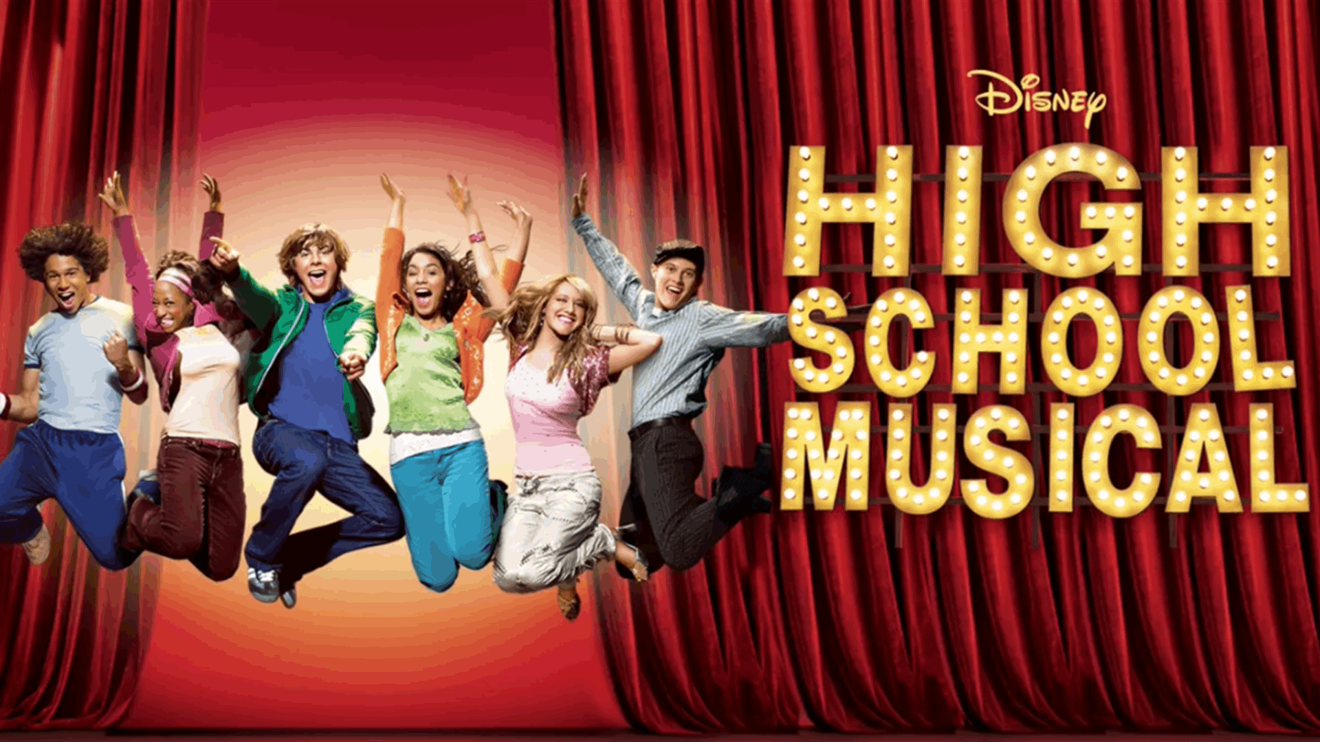 في حفل الأوسكار... نجمة High School Musical تُفجّر مفاجأة على السجادة الحمراء (صور)