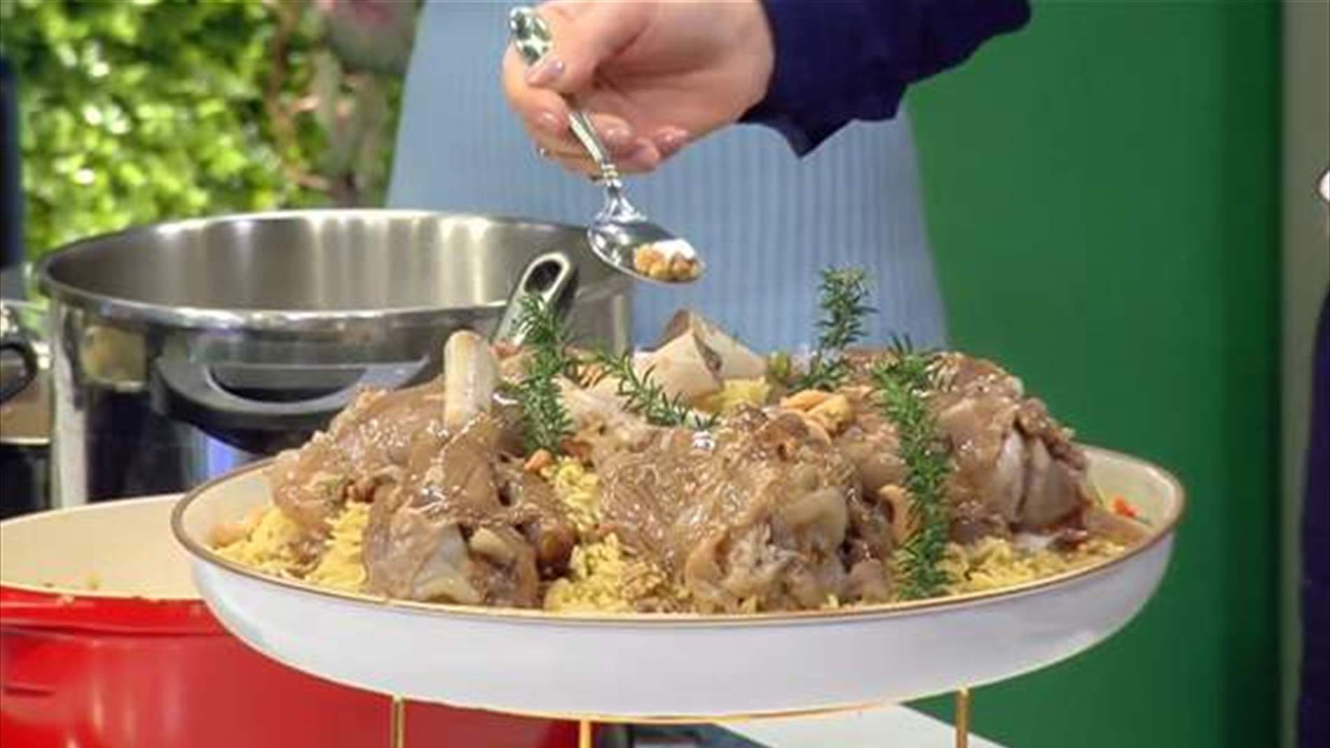وصفات رمضانية بامتياز...  فتوش وشوربة عدس ورز برياني مع لحم غنم مع الشيف حنا طويل (فيديو)