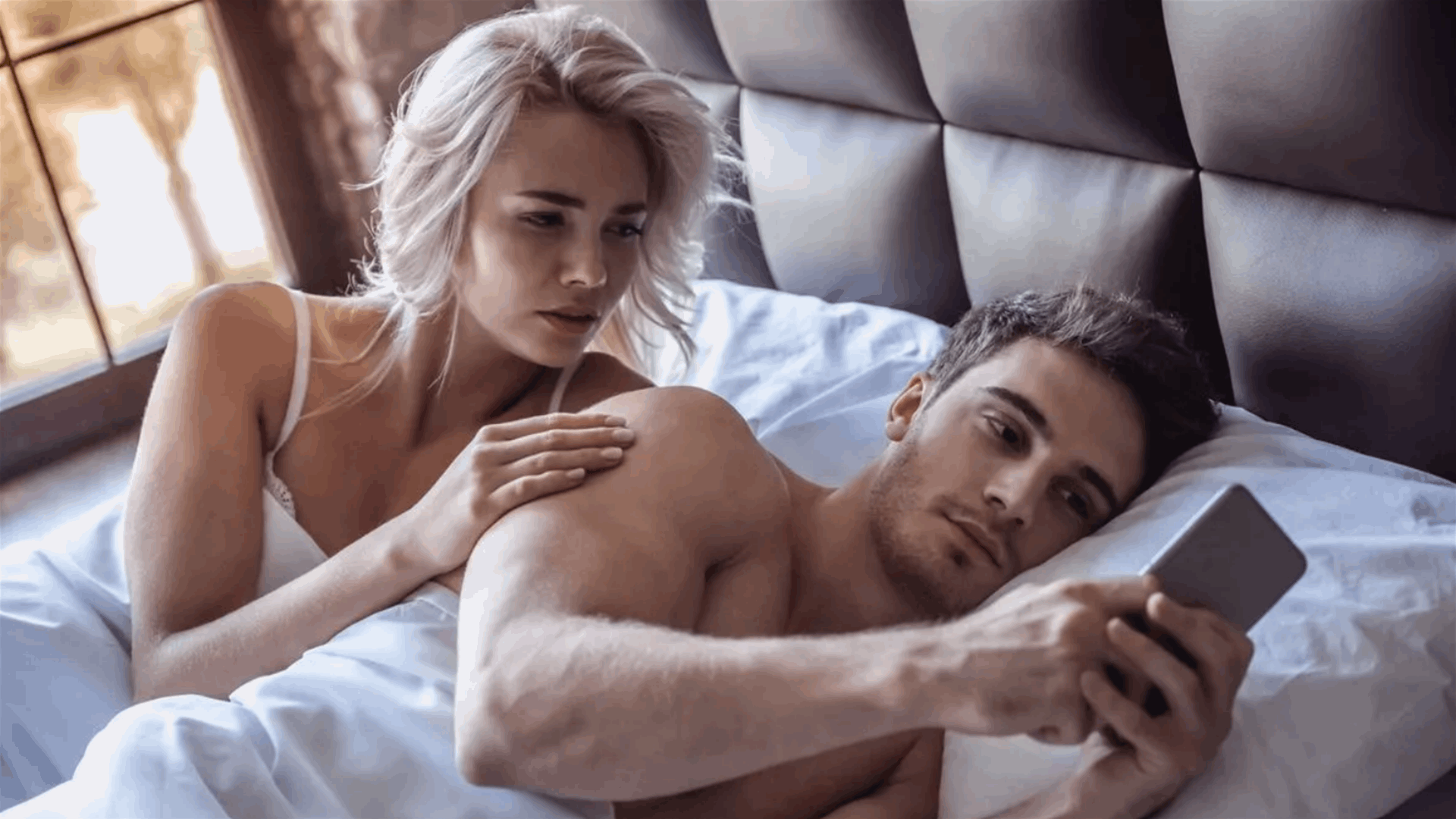 أخبرها زوجها أنه يريد خيانتها... ما هي الأسباب التي قدمها لها؟