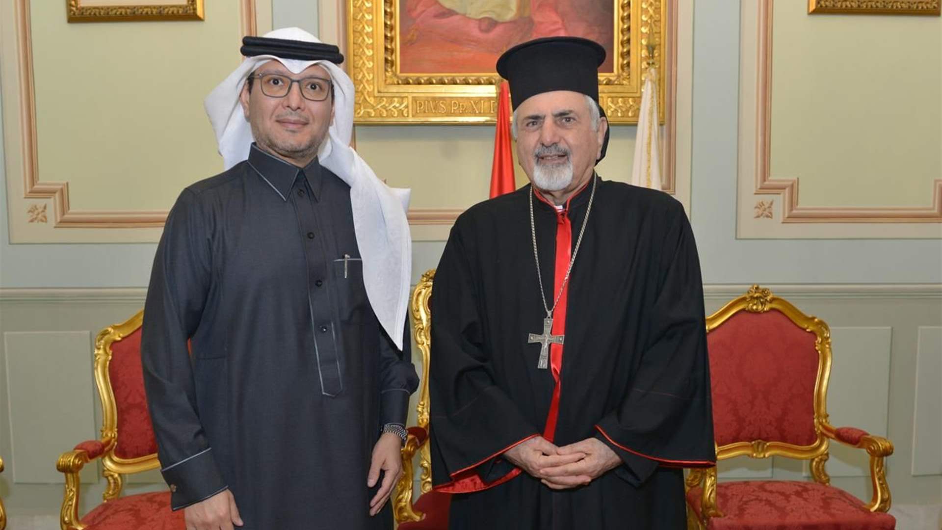 سفير المملكة لدى لبنان يزور بطريرك السريان الكاثوليك الأنطاكيّ