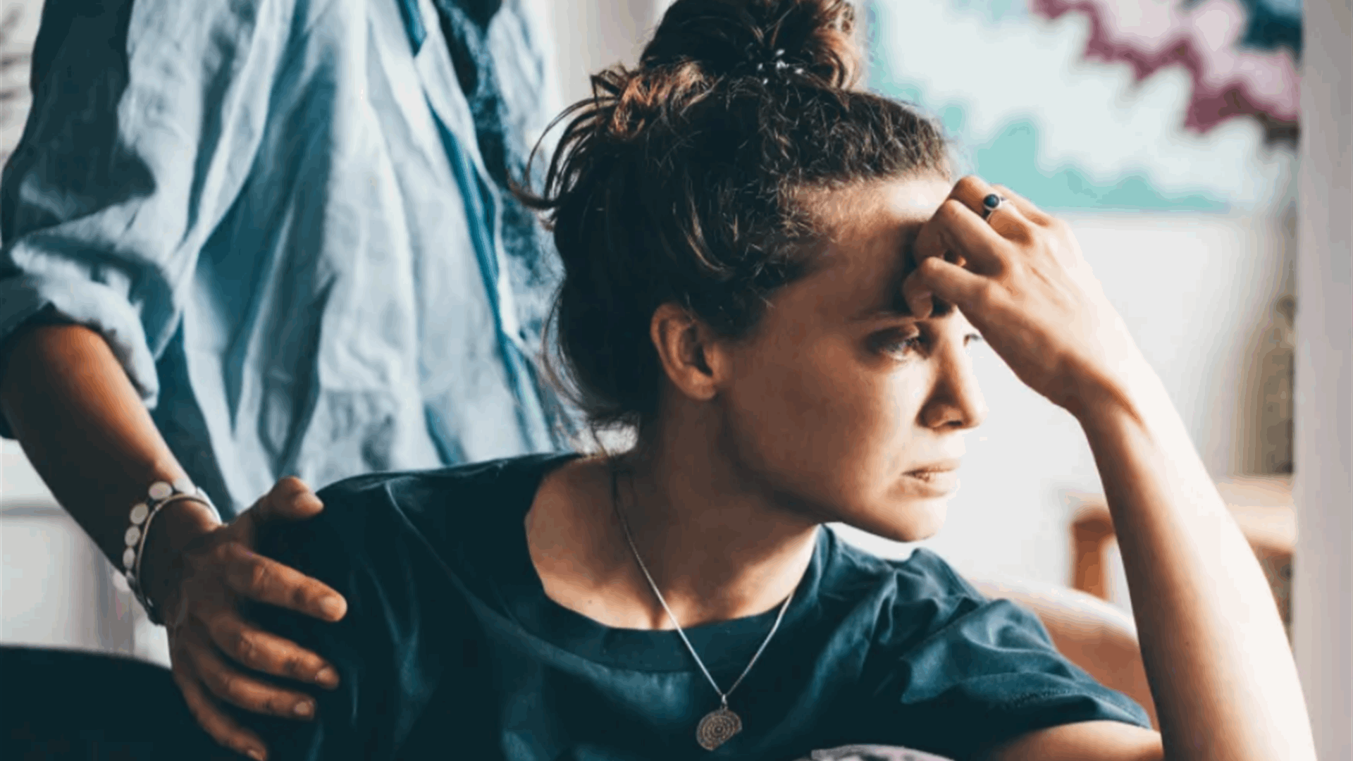 بعد مرور 3 أشهر على زواجها اكتشفت خيانة زوجها لها مع قريبتها... انتقامها بمساعدة جديها كان مؤلما!