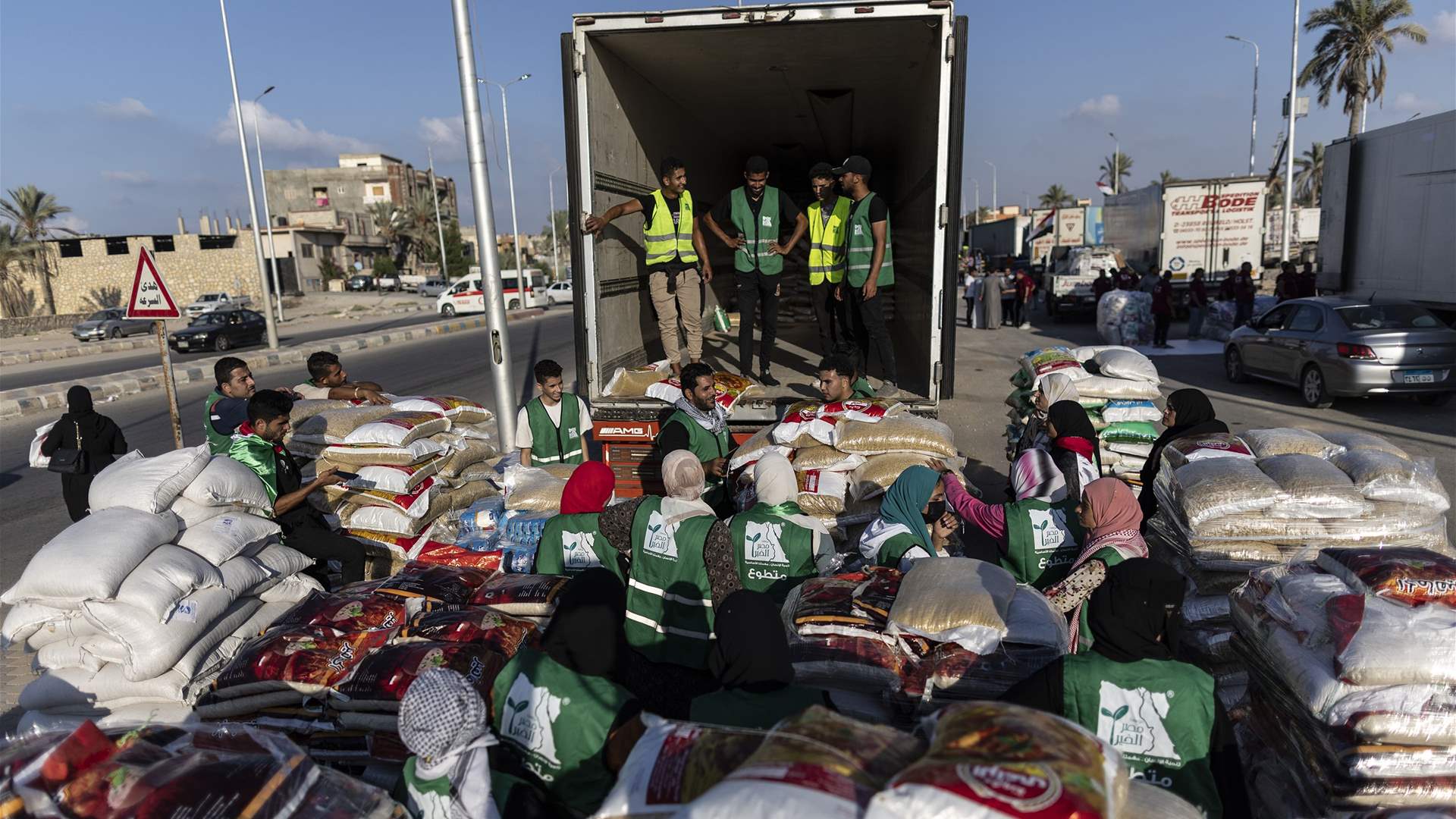 Oxfam accuses Israel of &quot;deliberately&quot; preventing entry of humanitarian aid into Gaza