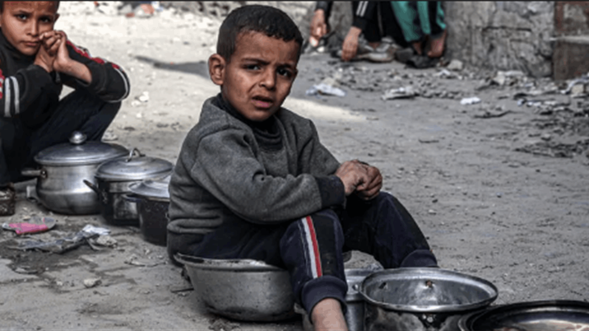 فولكر تورك: القيود الإسرائيلية على دخول المساعدات إلى غزة قد ترقى إلى مستوى أسلوب للتجويع