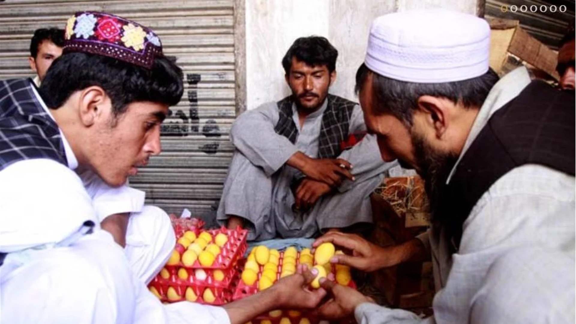 حرب البيض المسلوق و"الباكورة"... عادات باكستان الرمضانية مميزة جدا ولهذا السبب يزفون الأطفال!