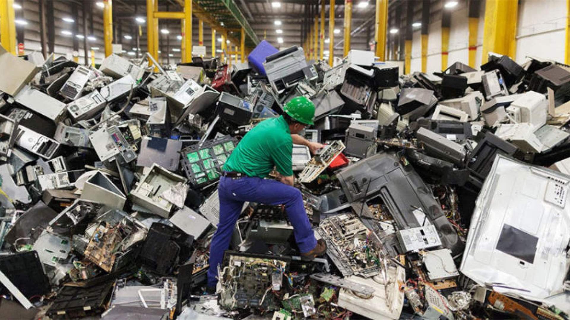 هل يخسر العالم المعركة أمام &quot;النفايات الإلكترونية&quot;... هذا ما قالته الأمم المتحدة