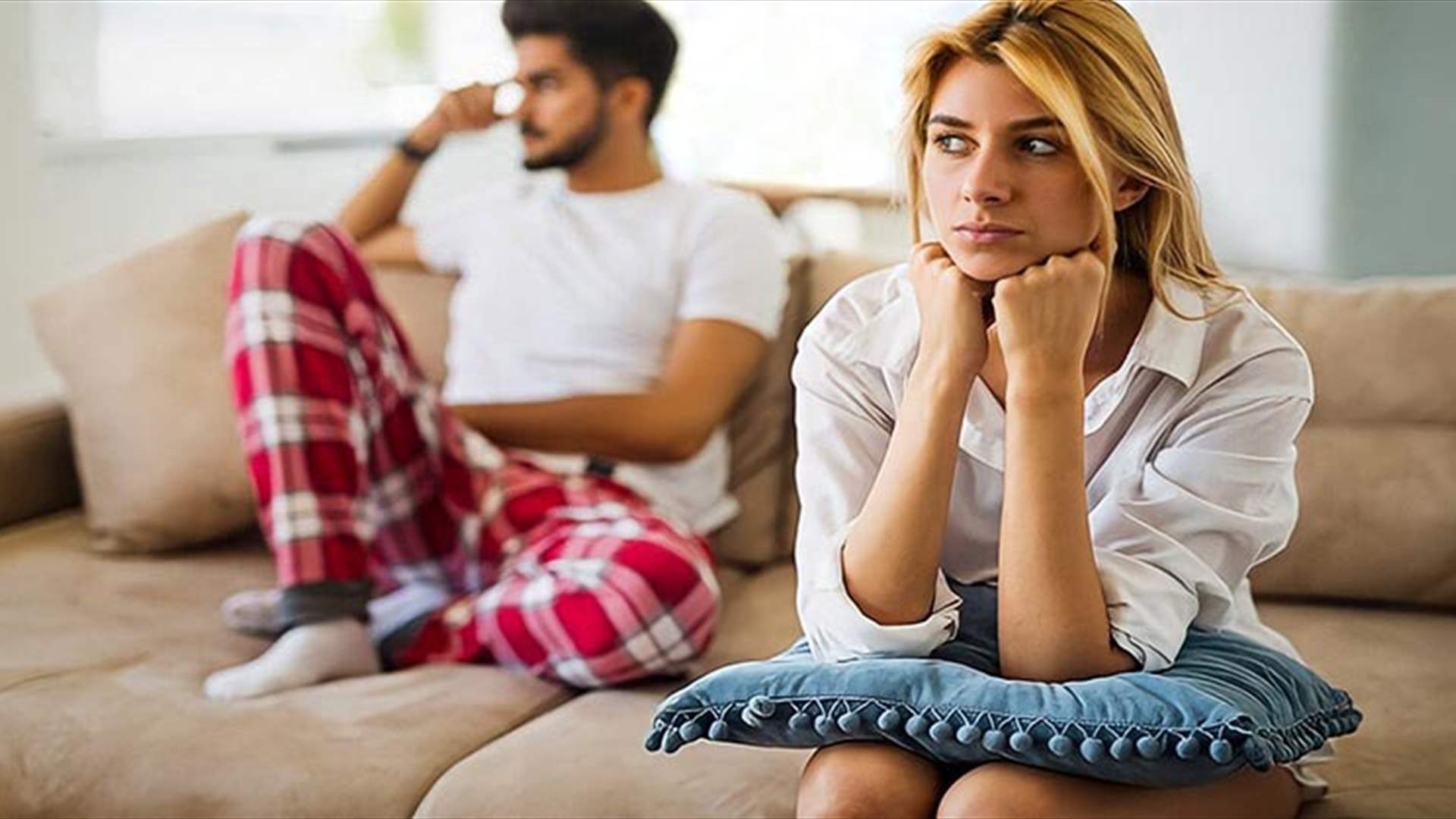 لم يوافق على سفر حبيبته من تمويل رجل آخر... وهكذا وصفه المتابعون! 
