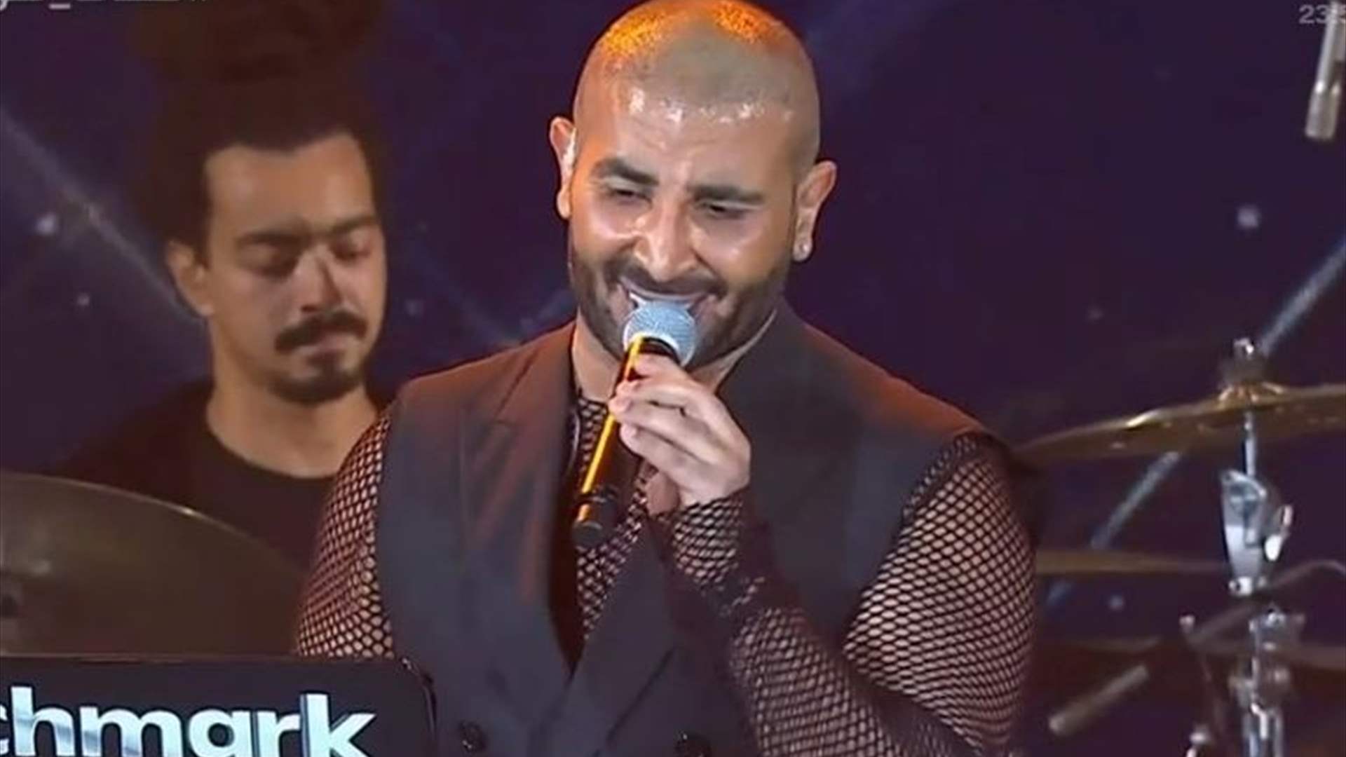 اعترافات أحمد سعد بارتدائه الحلق والقميص الشفاف: "عملت زيّ البنات"