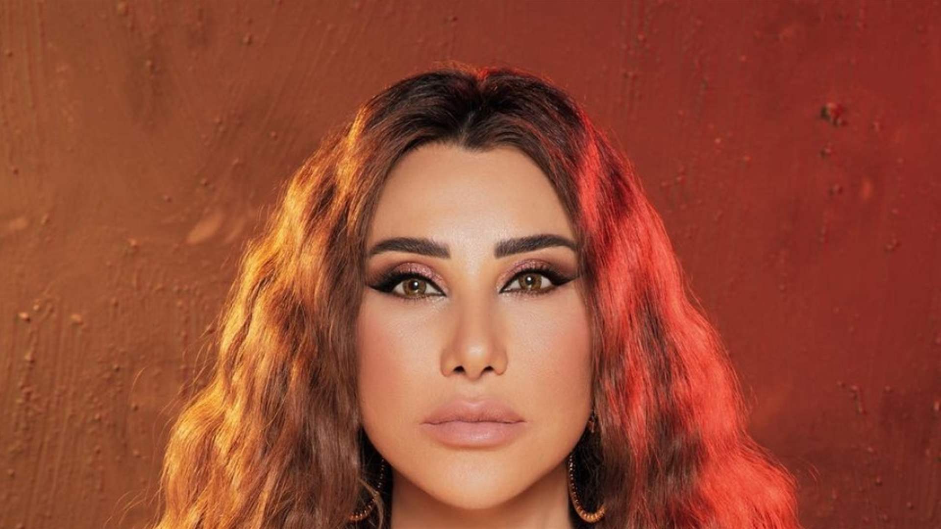 نجوى كرم تحيّر الجمهور بأحدث إطلالة لها.. بدت كشابة عشرينيّة (فيديو)