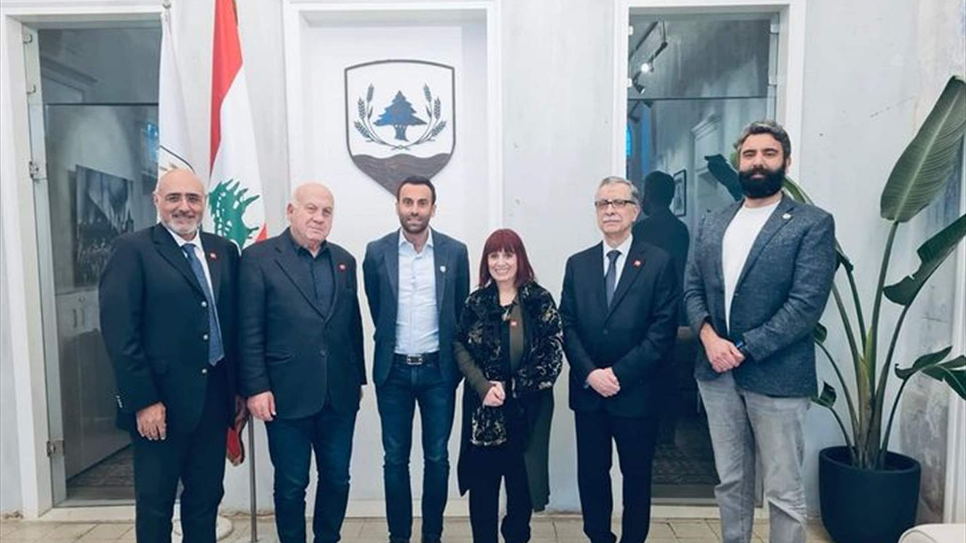 وفد من حزب الحوار زار المقر العام لحزب الكتلة الوطنيّة
