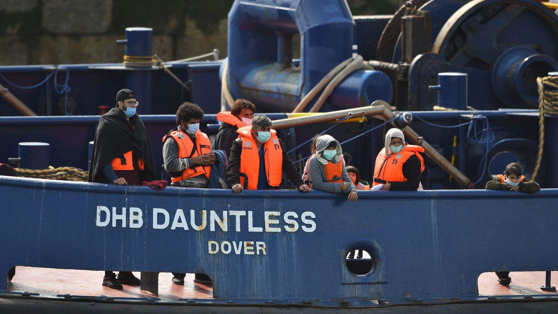 Migrant crossings to UK hit new record