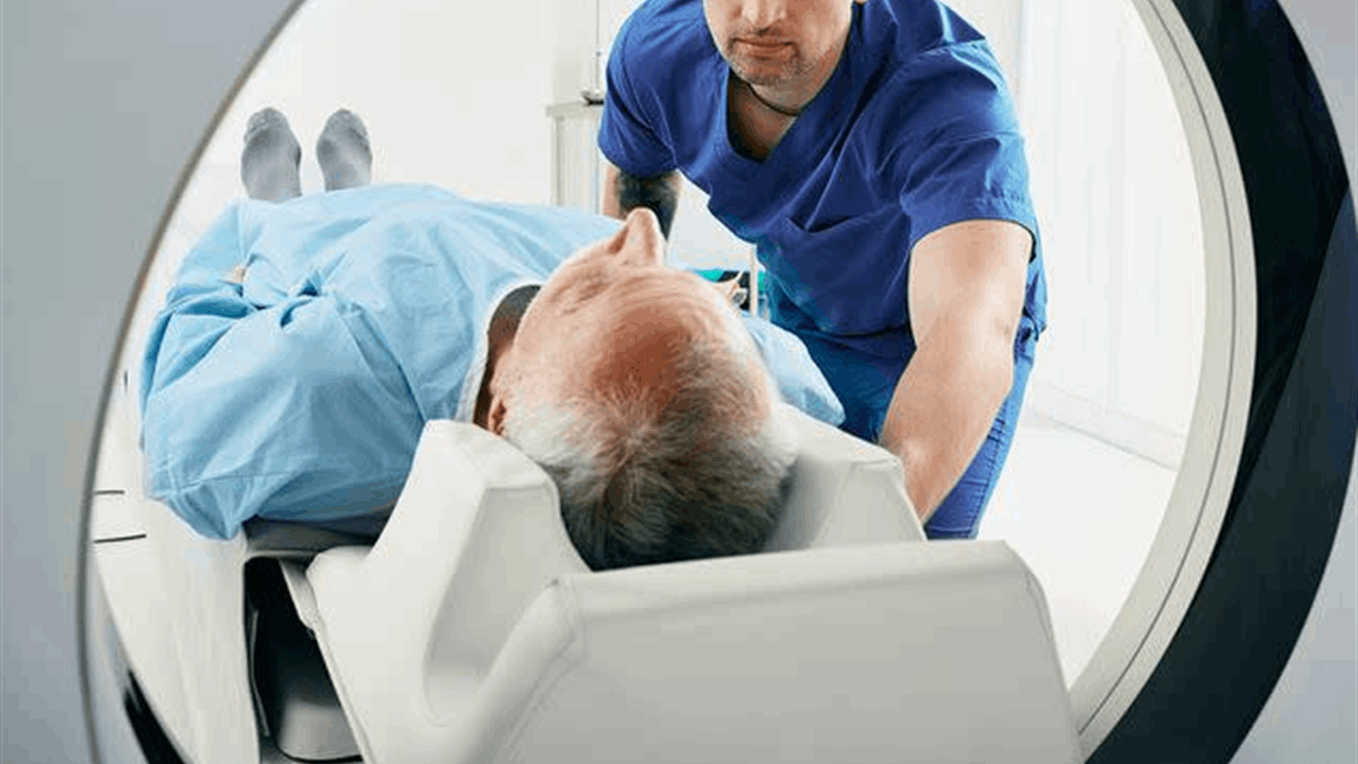 تطلّقت منه زوجته بعدما تغيّرت شخصيته... رجل يكتشف إصابته بورم في الدماغ وهذا ما طلبه!