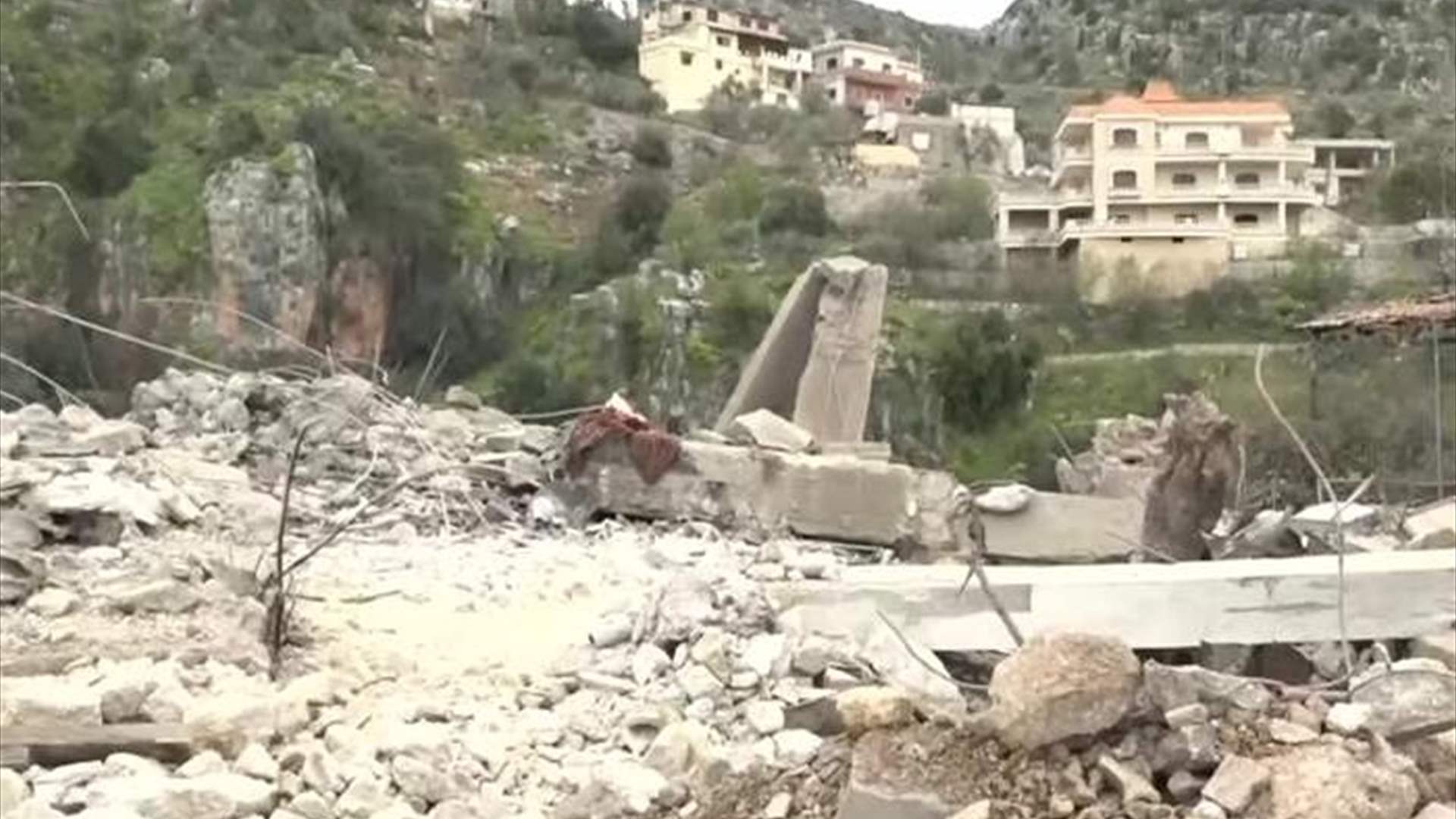 كيف علّق مشاهير لبنان على مجزرة الهبارية؟
