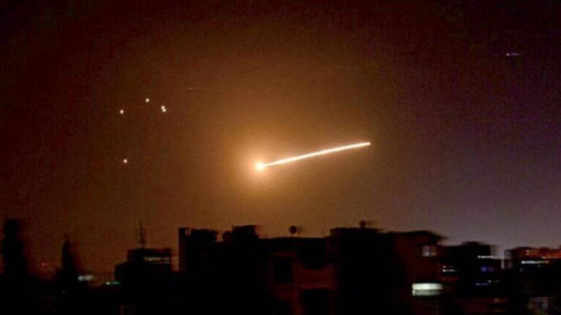 جرحى في ضربة إسرائيلية على مبنى في ريف دمشق