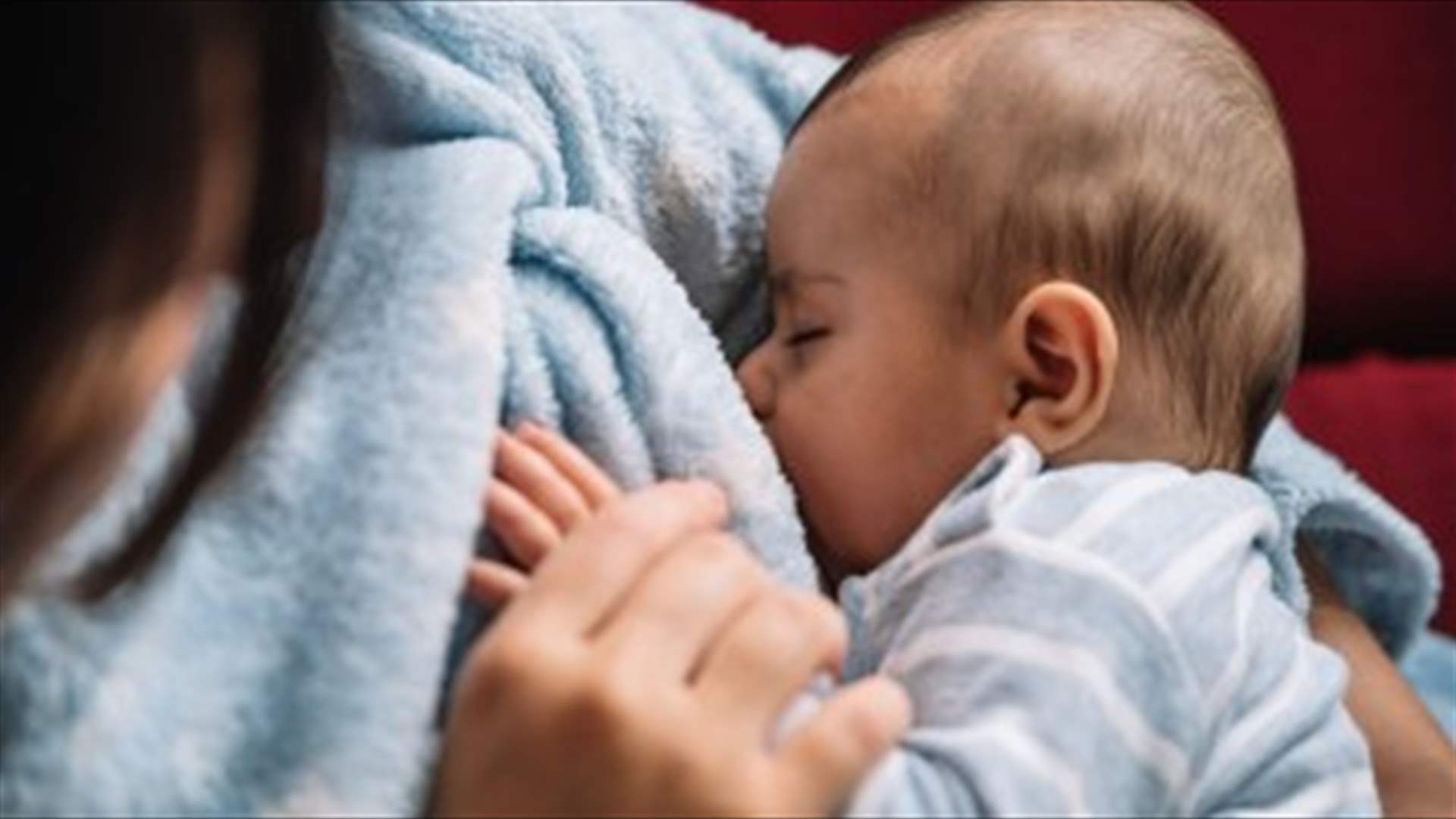 ظاهرة غريبة وصادمة... امرأة متحولة جنسيا ترضع حفيدها بمساعدة من الخبراء: فهل نجحت التجربة؟!